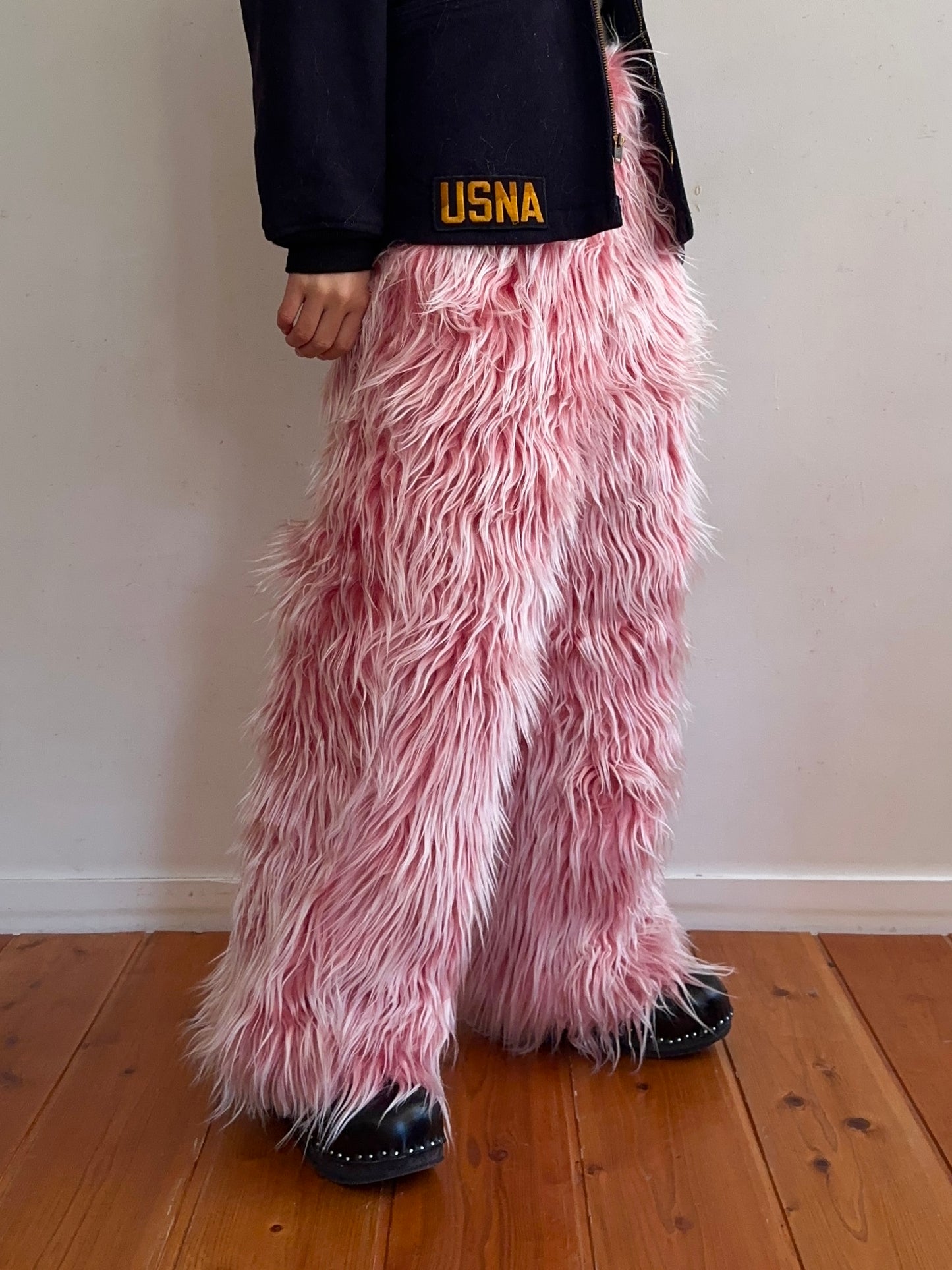 old fur pants / strawberry