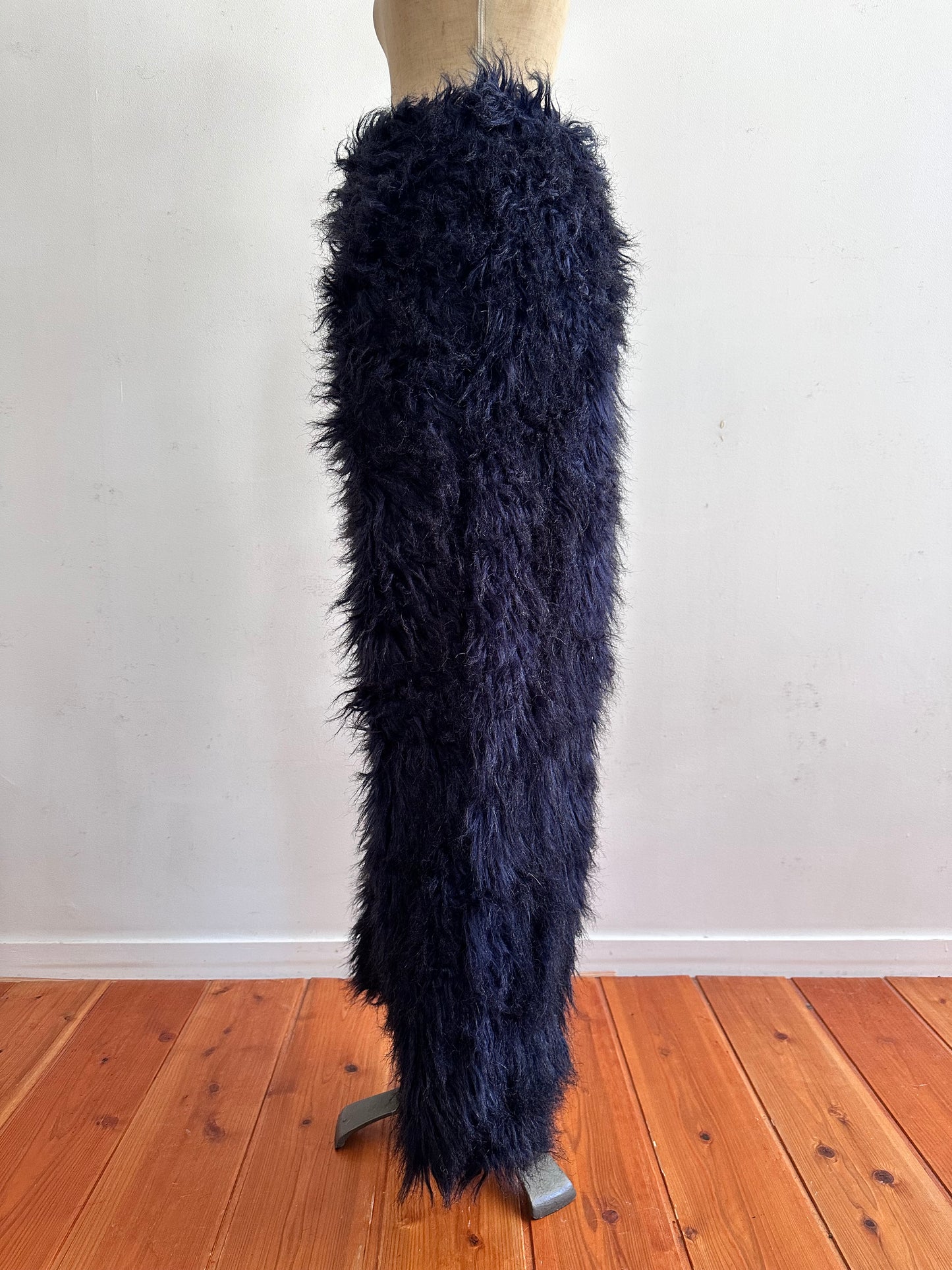 old fur pants / navy
