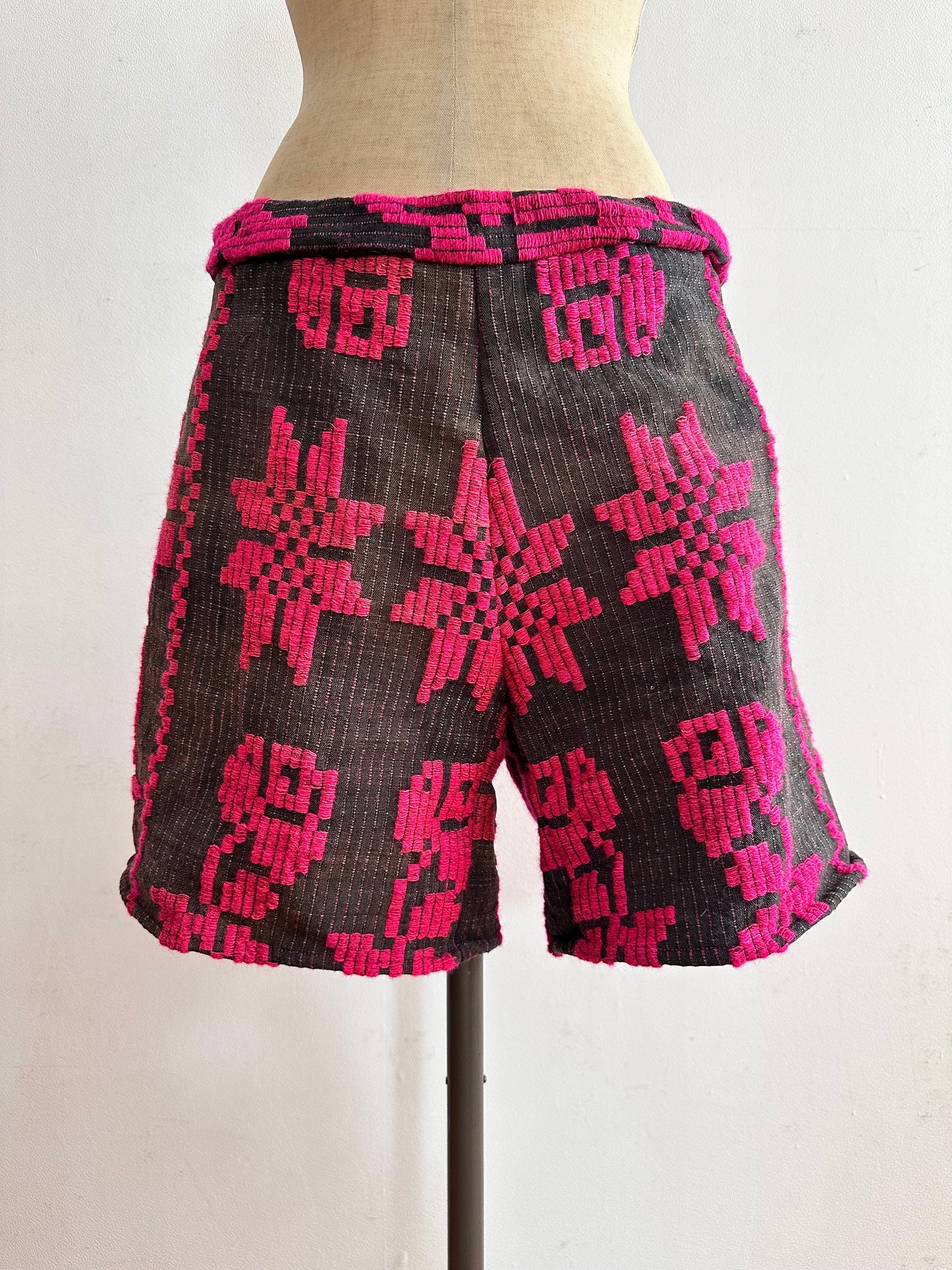 old coverlet short pants