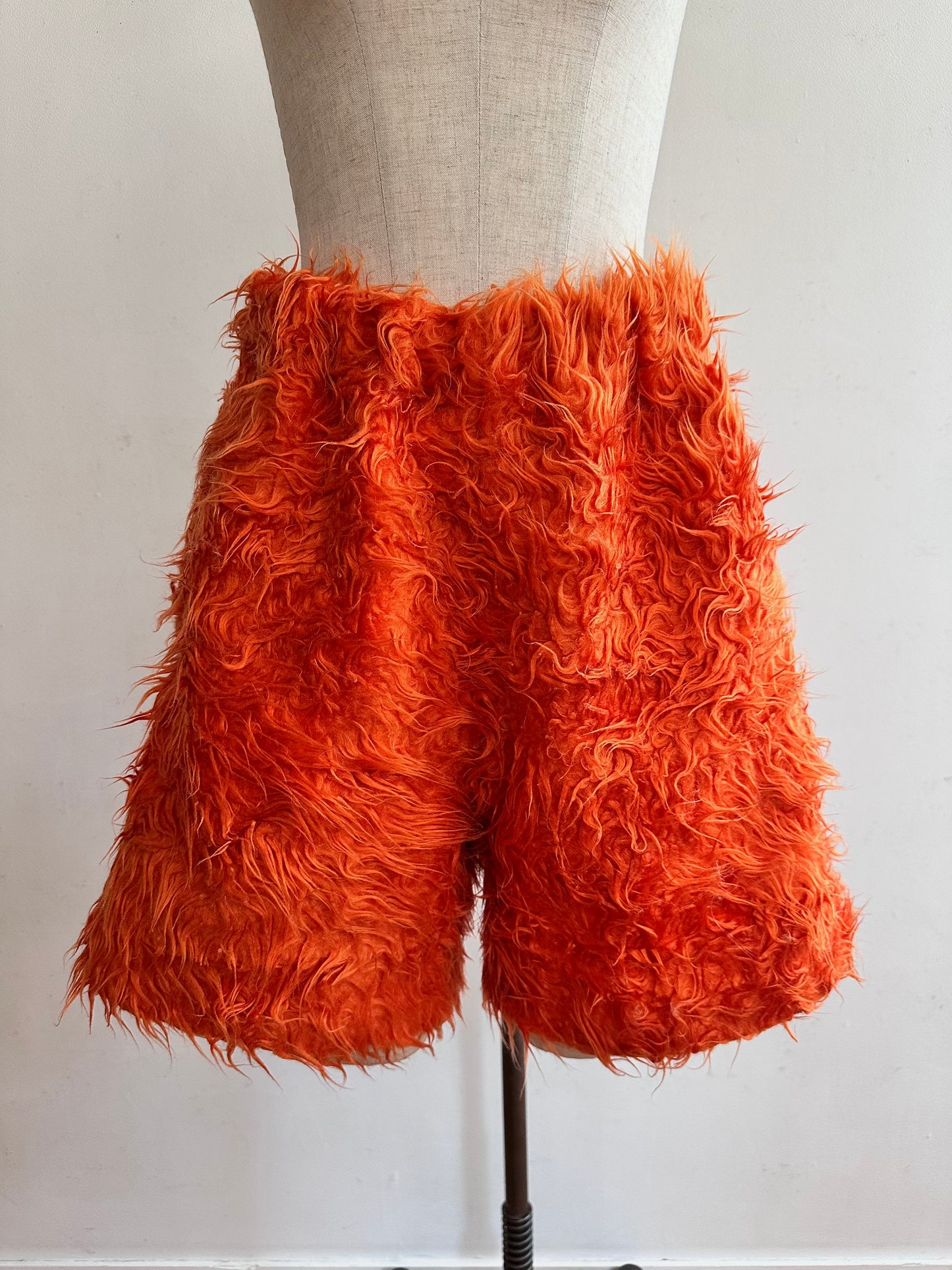 old fur short pants / orange