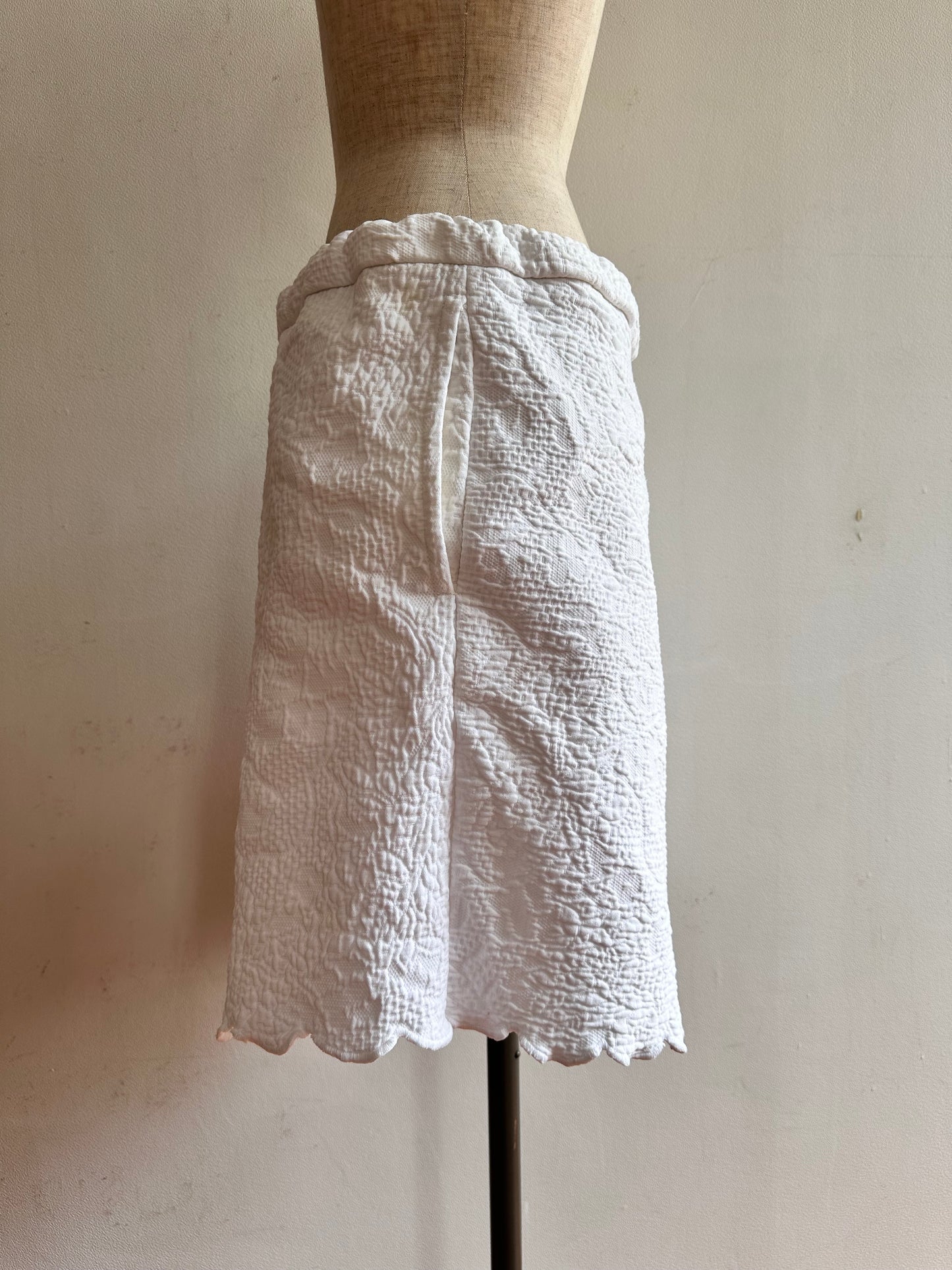 old fabric short pants