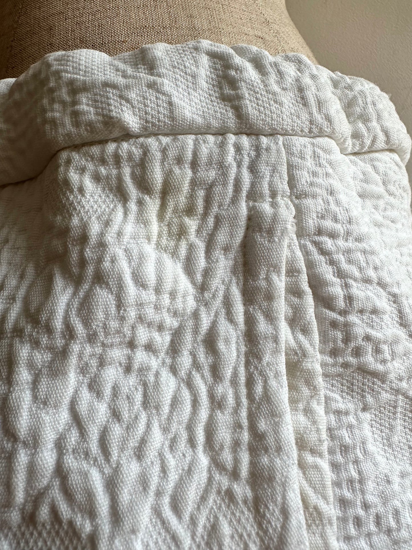 old fabric short pants