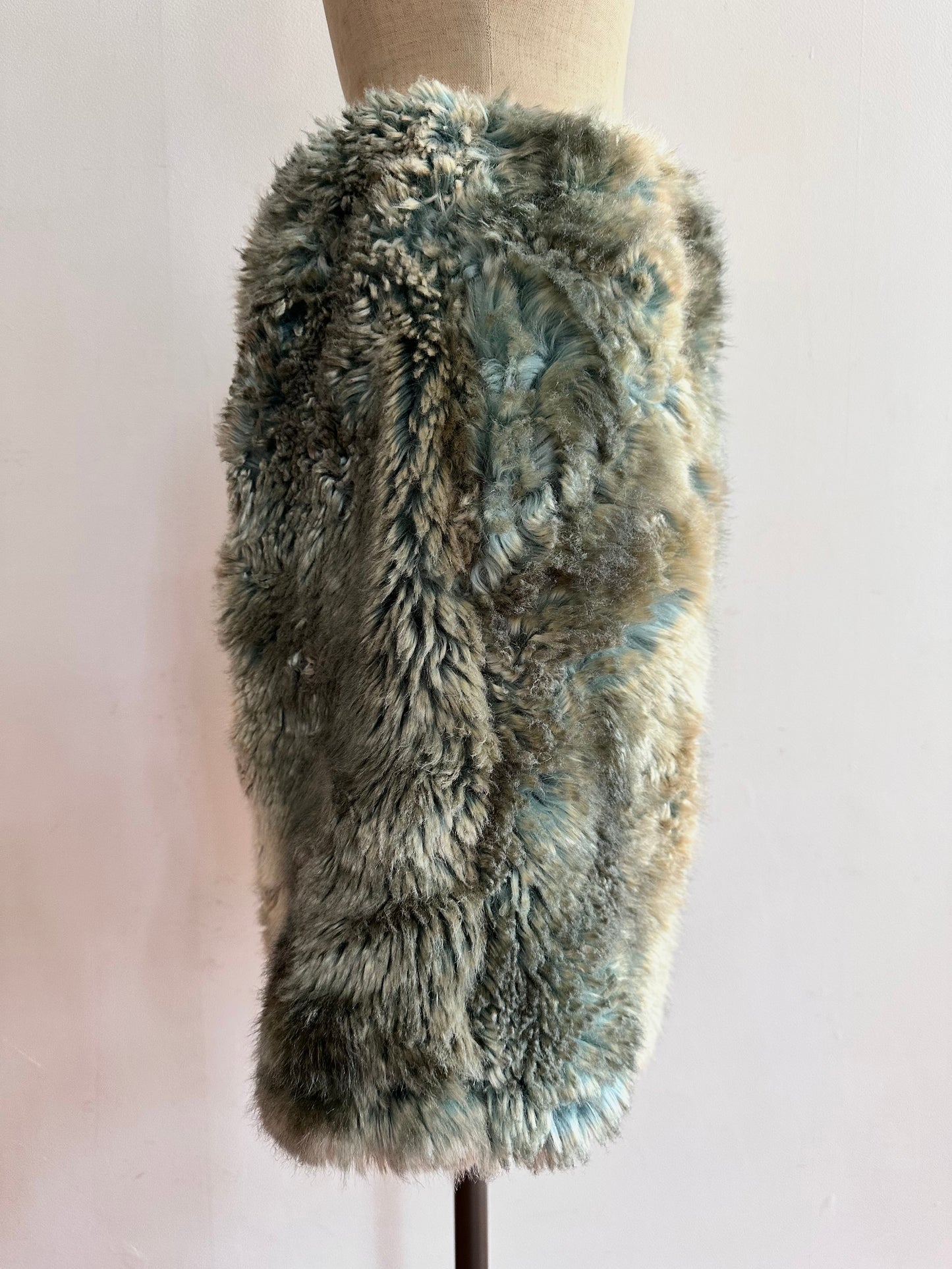 old fur short pants / fog blue