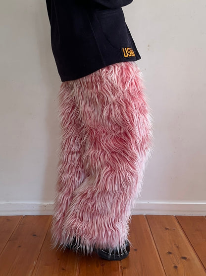 old fur pants / strawberry