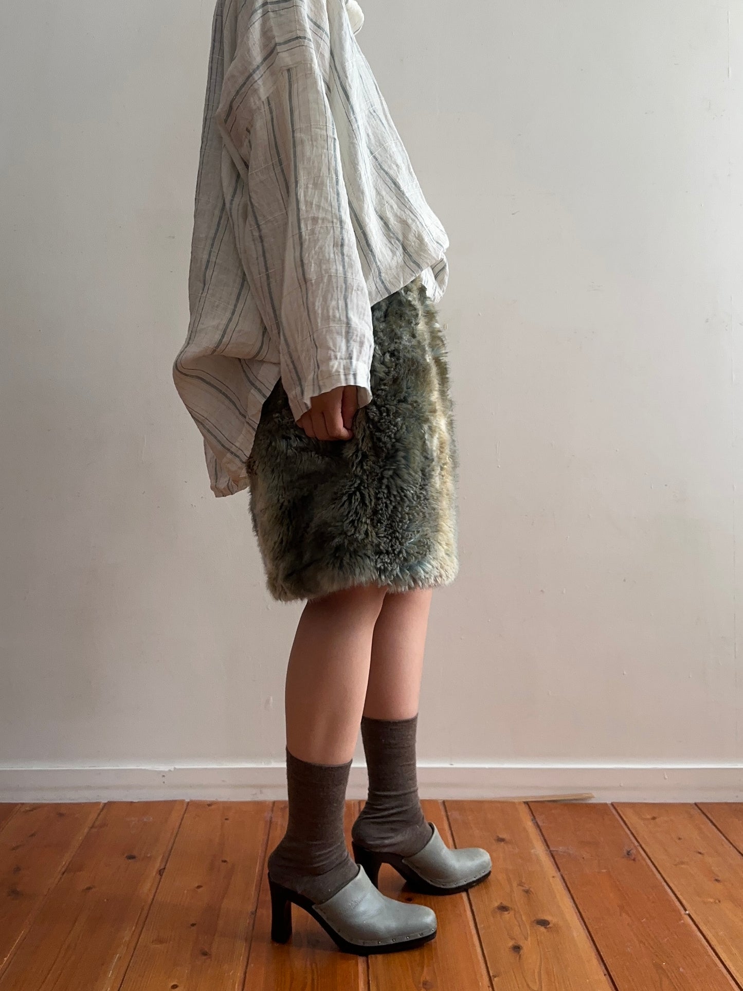 old fur short pants / fog blue