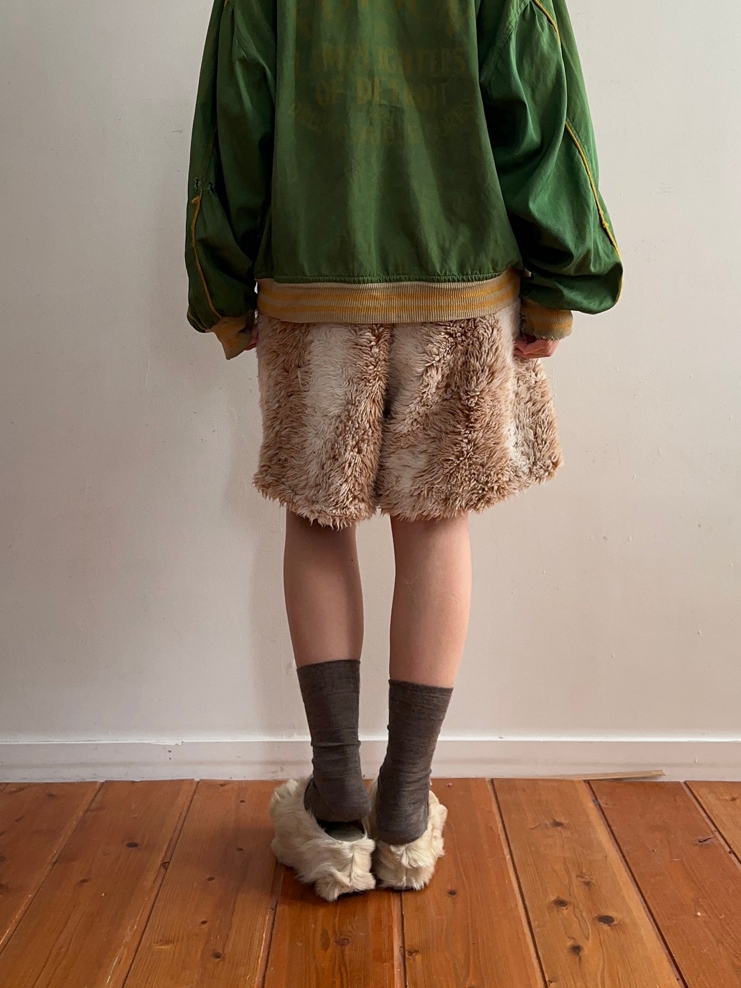 old fur short pants /gizmo