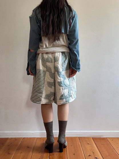 old quilt tuck short pants