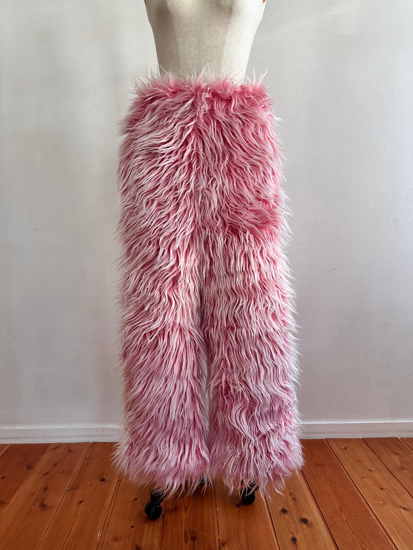old fur pants / strawberry