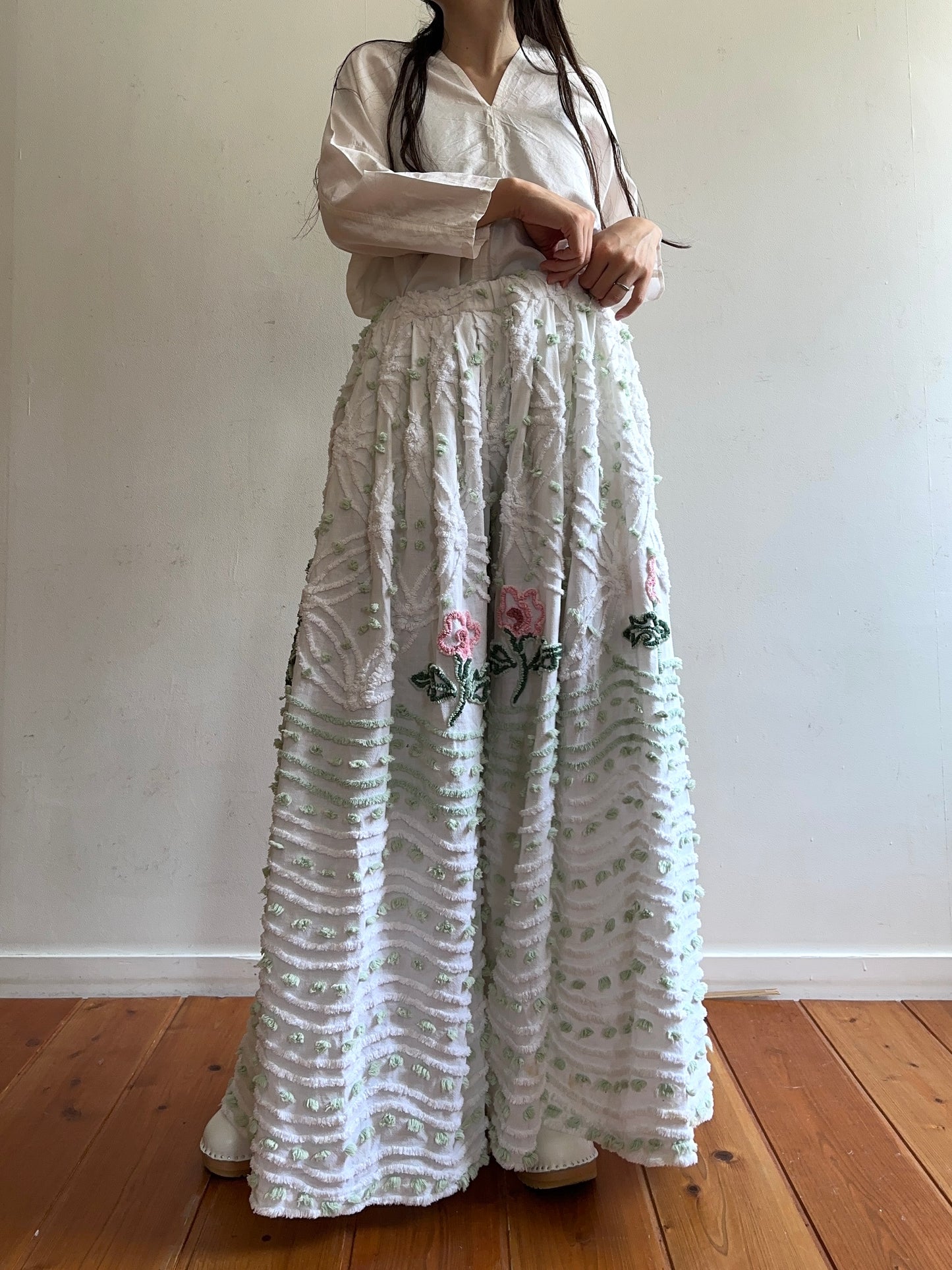 old chenille many tuck pants / muscat