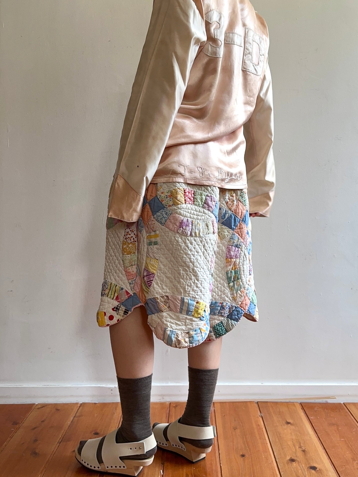 old quilt tuck short pants