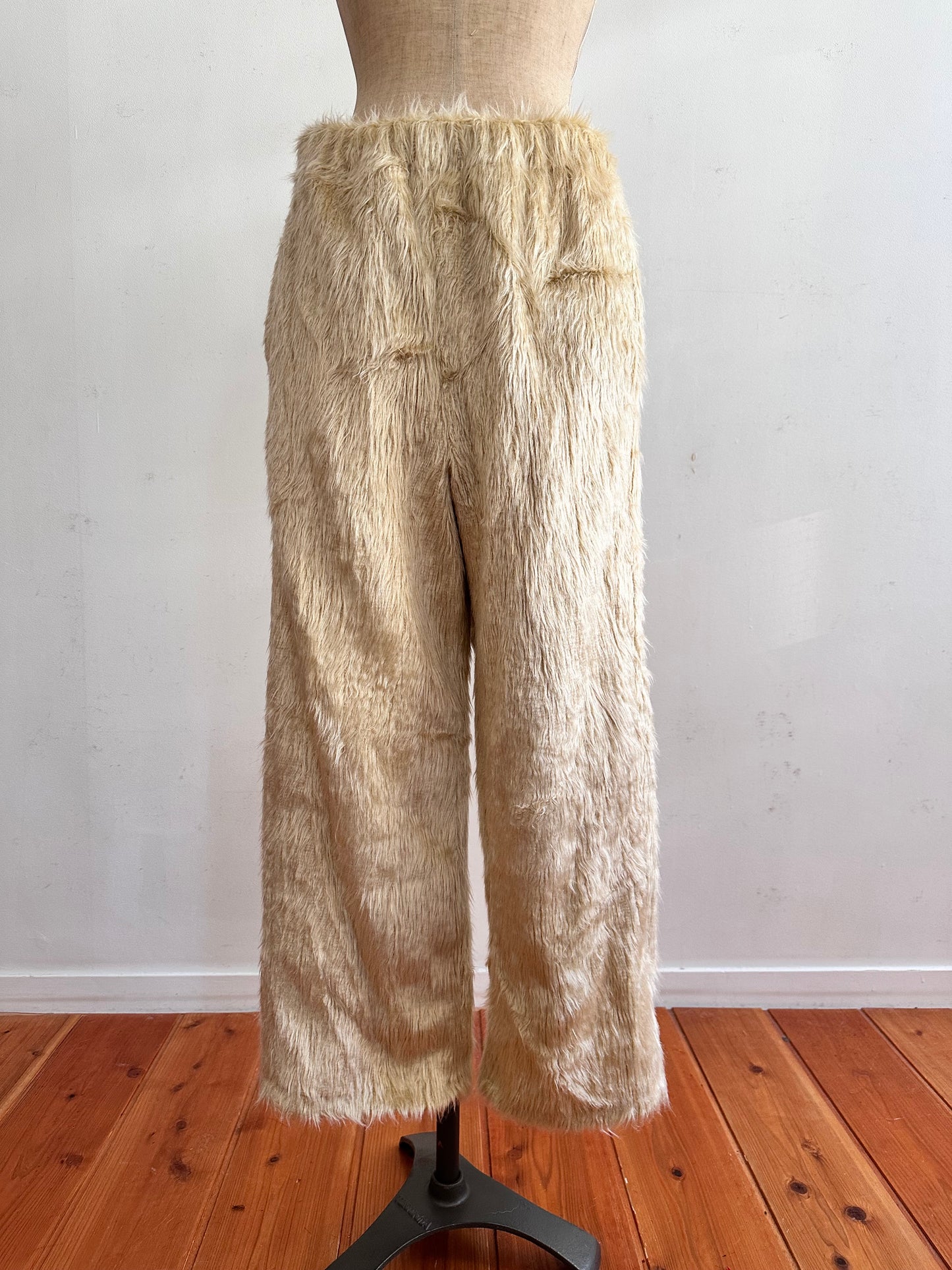 old fur pants /ivory