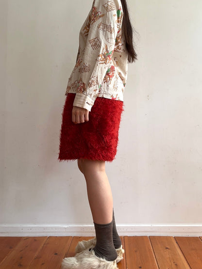 old fur short pants / wine