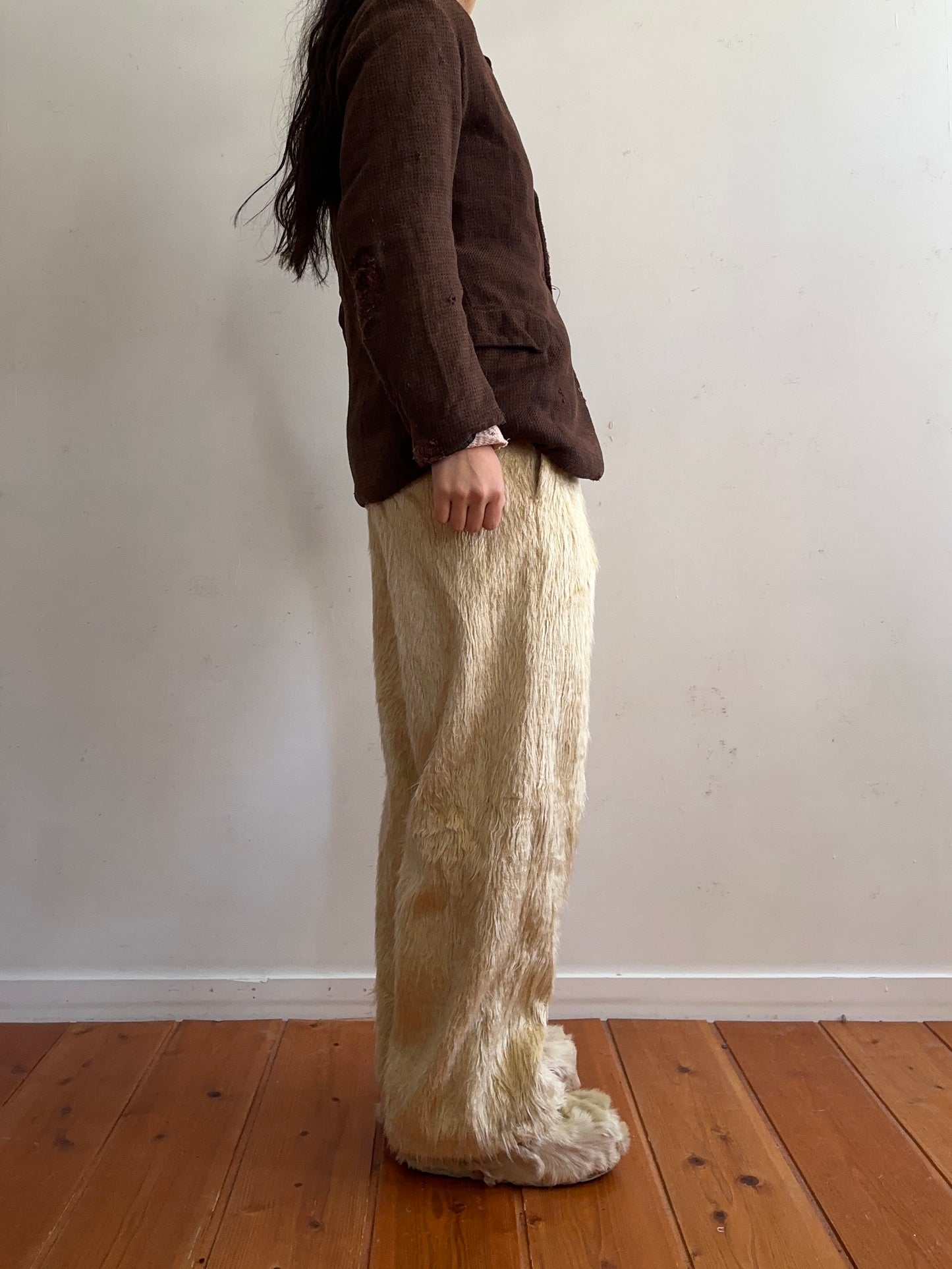 old fur pants /ivory