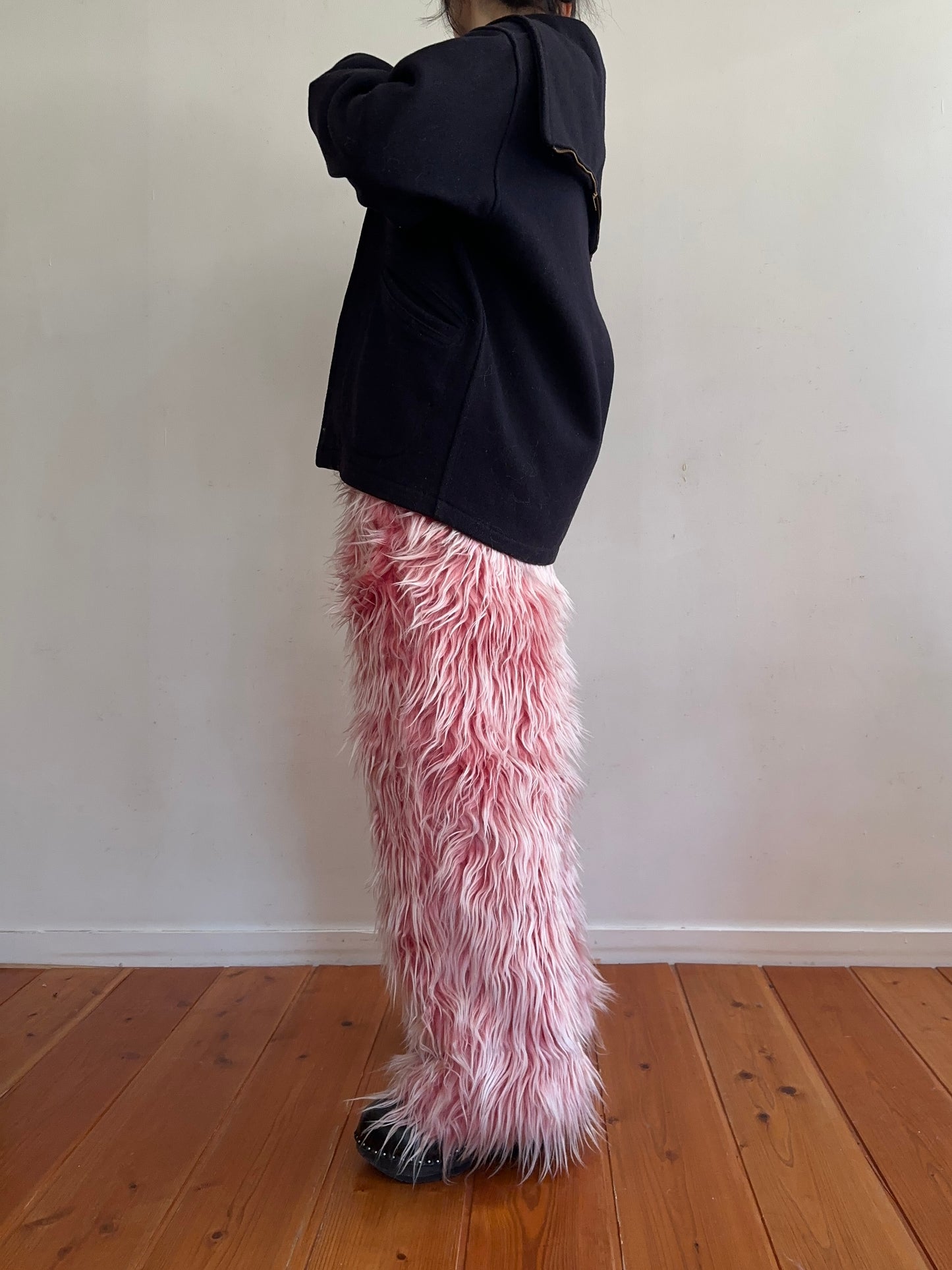 old fur pants / strawberry