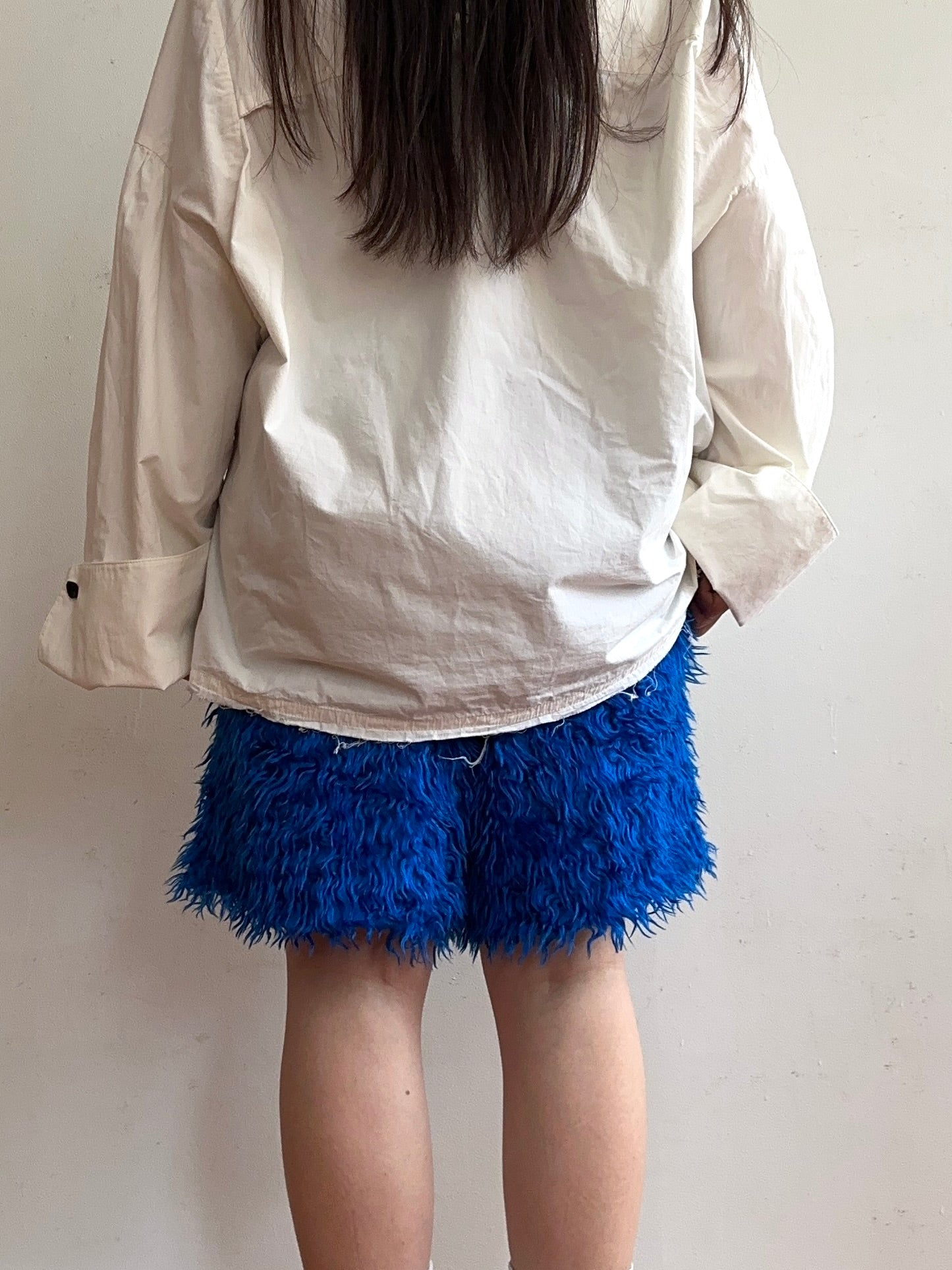 old fur short pants / blue