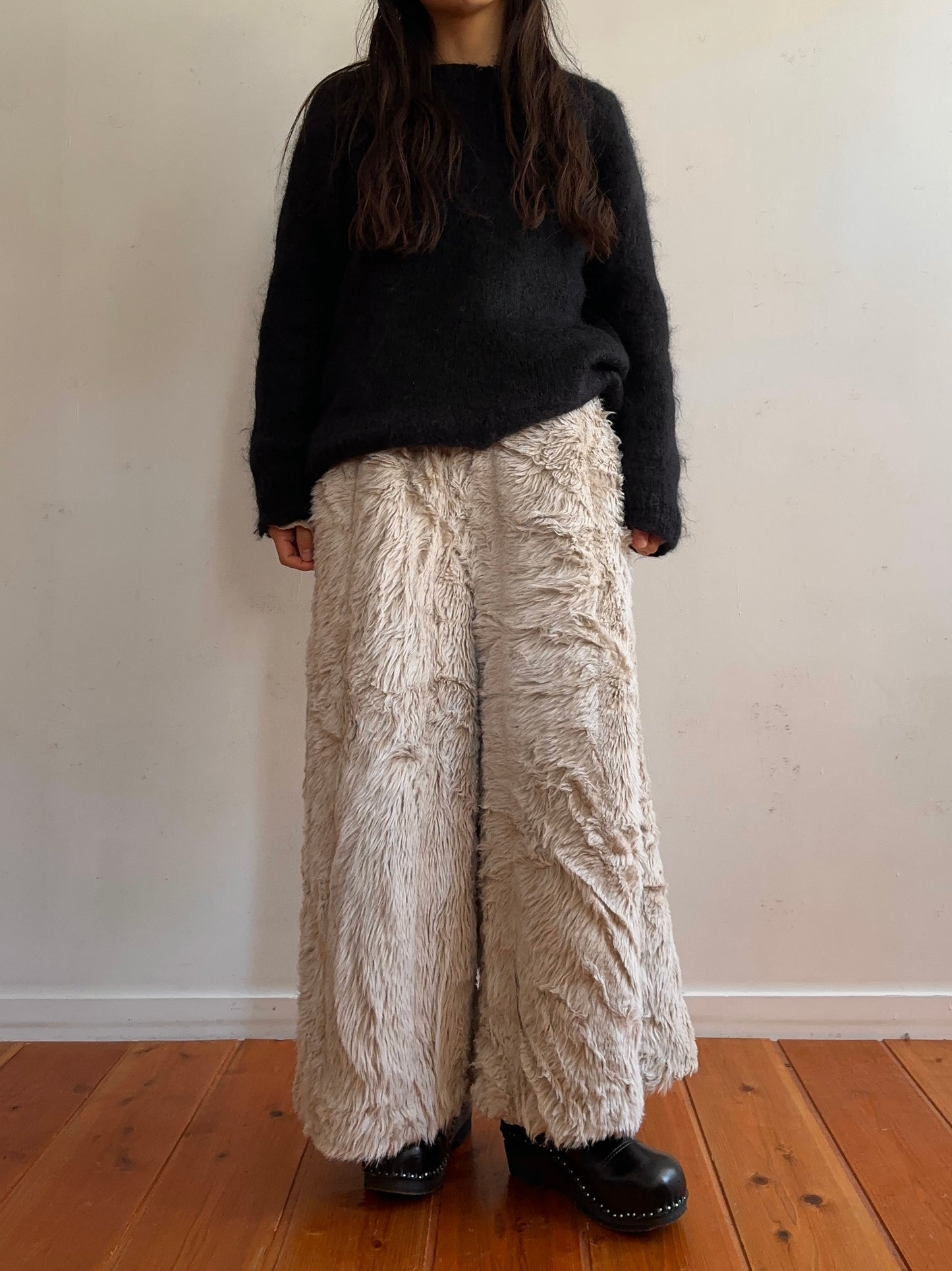 old fur wide pants / milky white