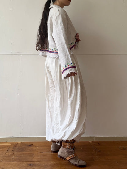 giacca corta in lino vecchio cucita a mano