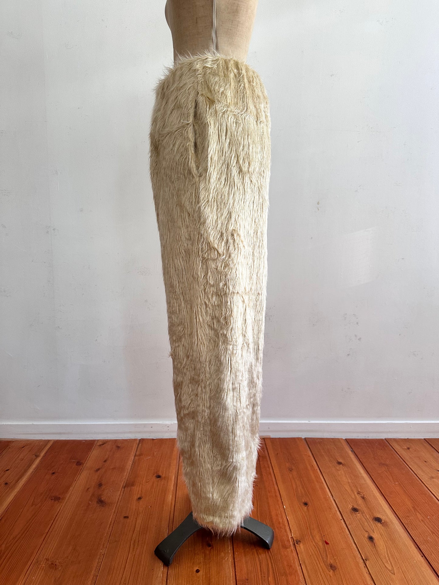 old fur pants /ivory
