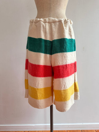 old blanket short pants / border