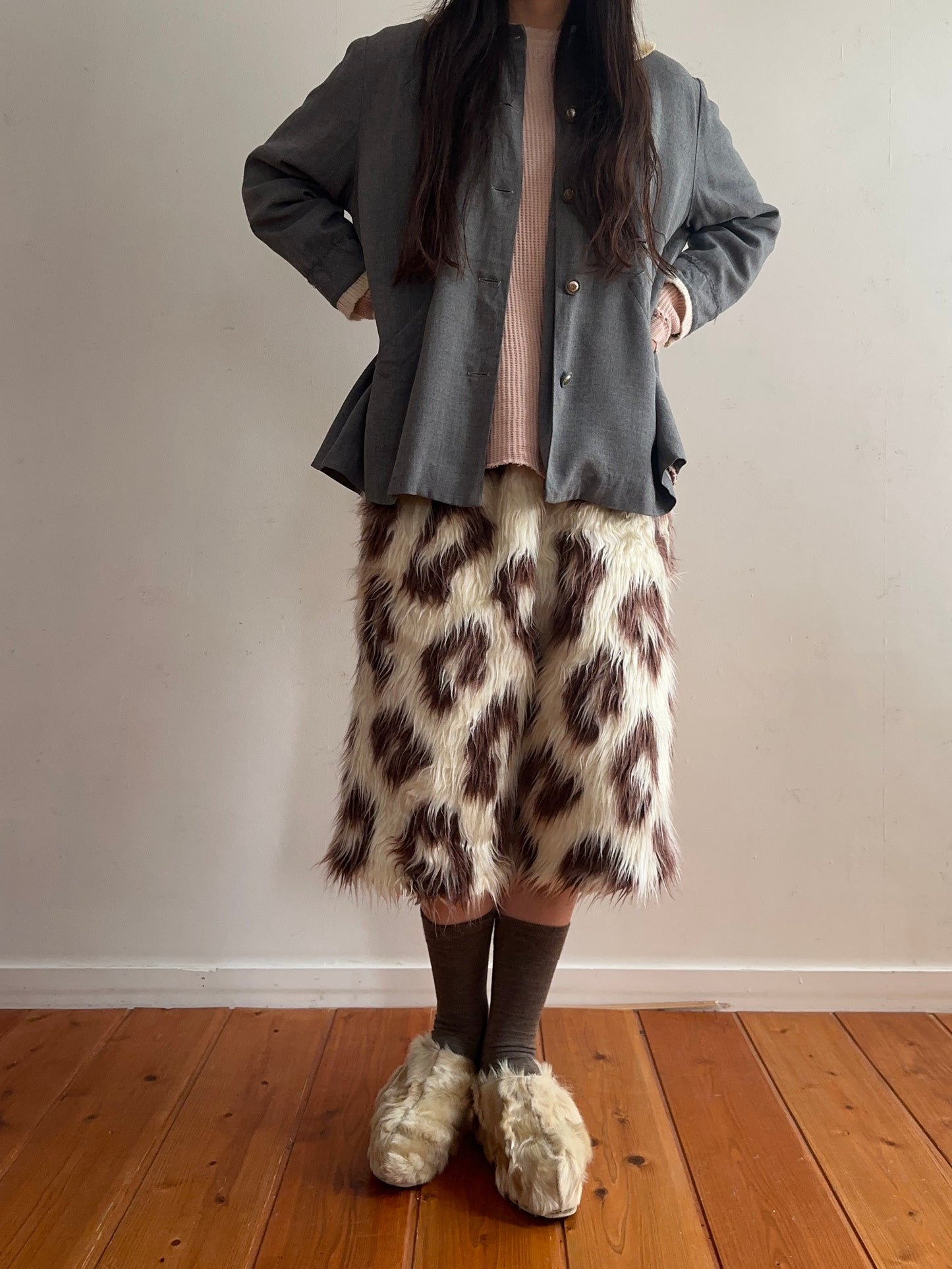 old fur half pants / snow leopard
