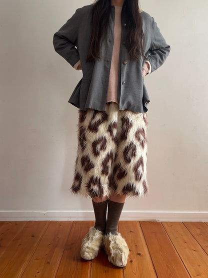 old fur half pants / snow leopard