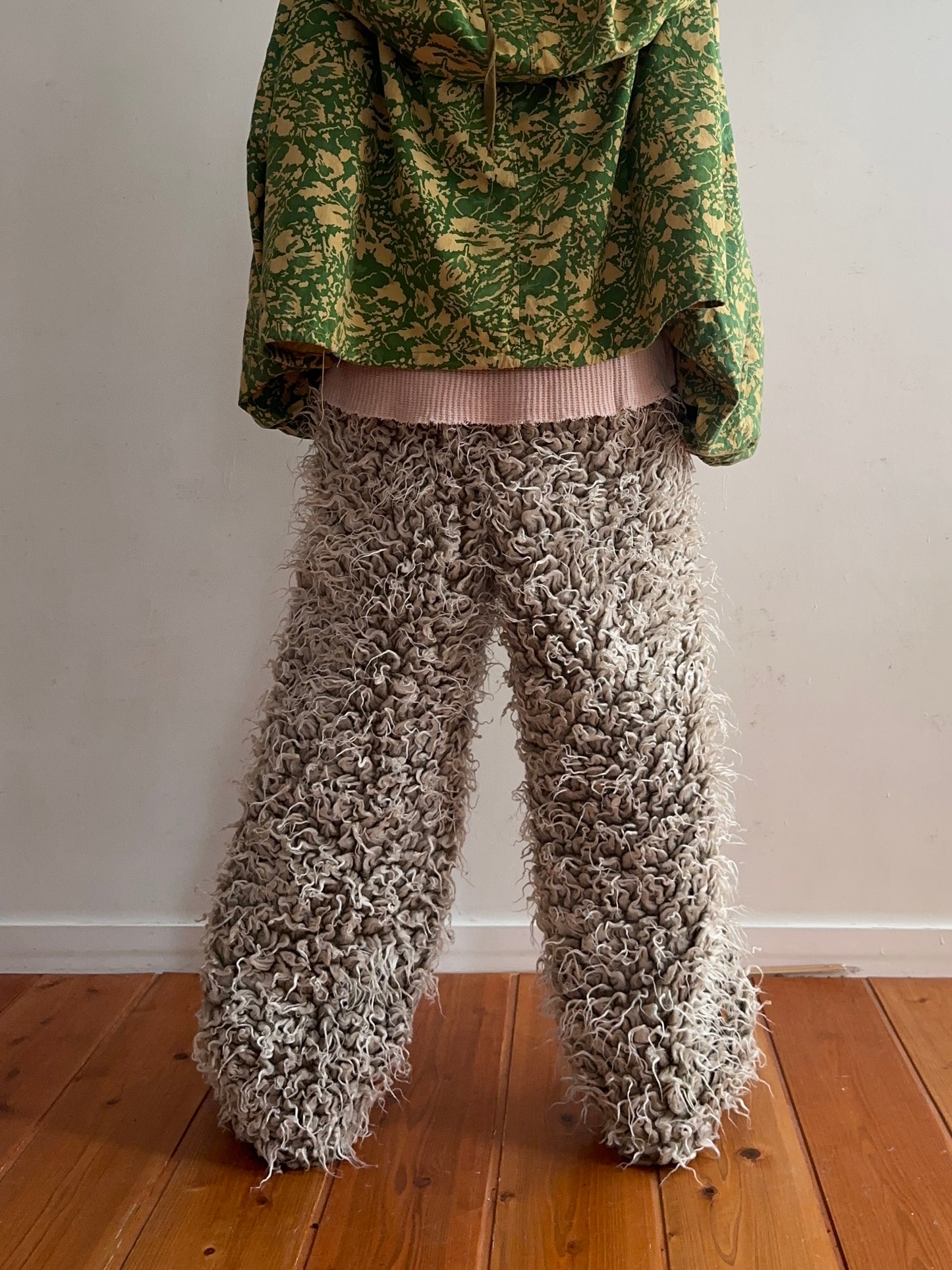 old fur pants / gray×silver