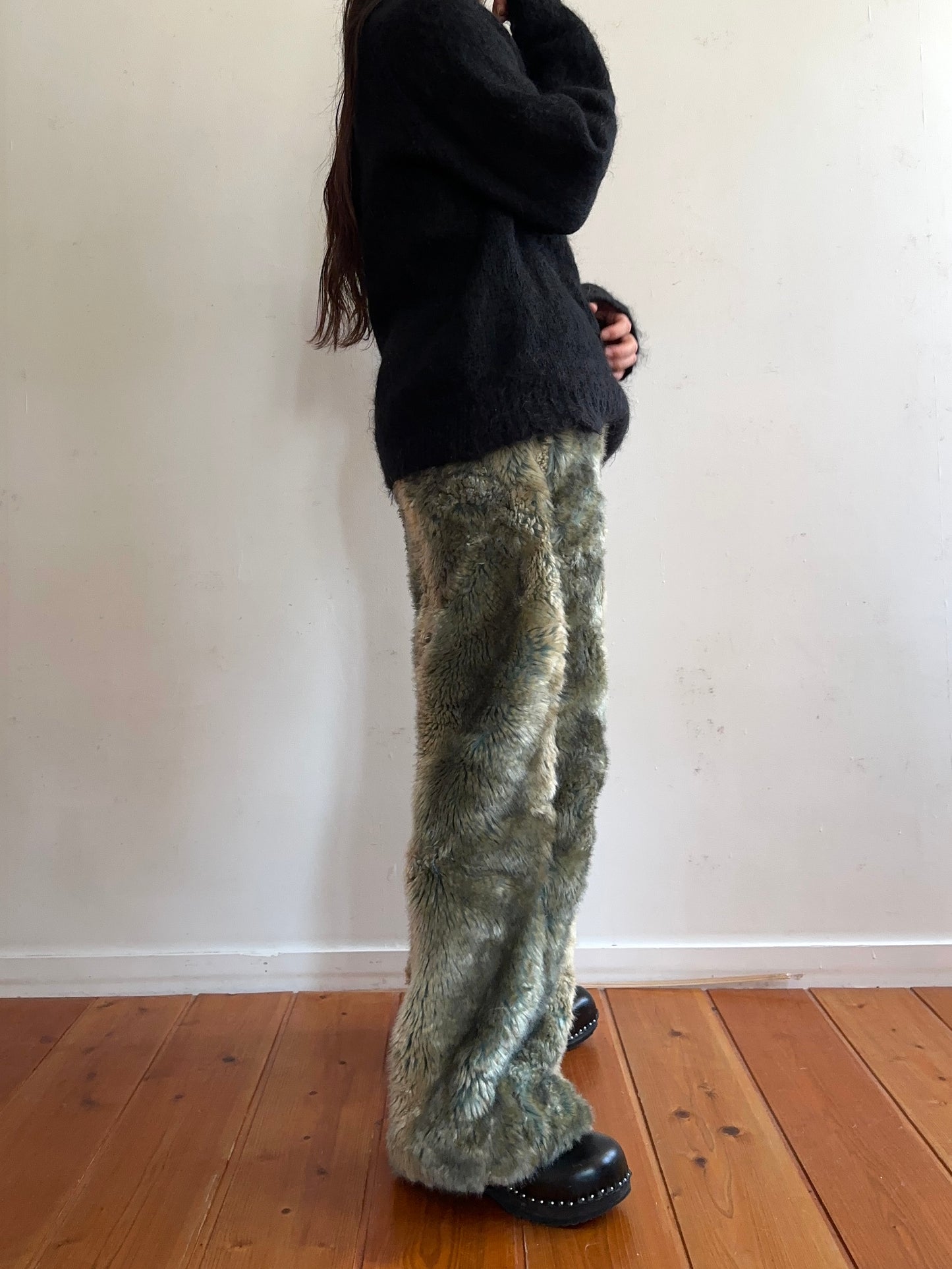 old fur pants / silver×grayish brown