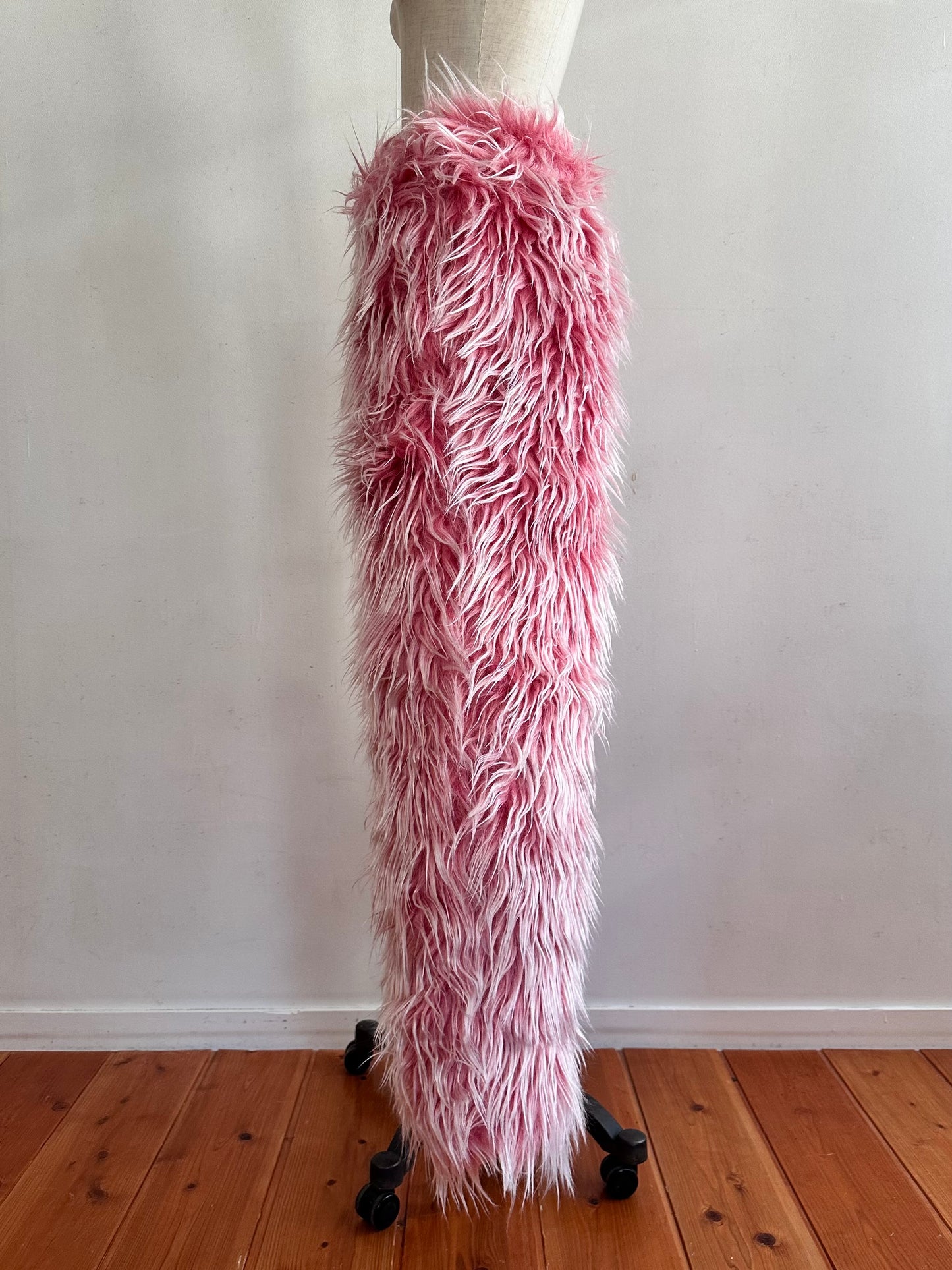 old fur pants / strawberry