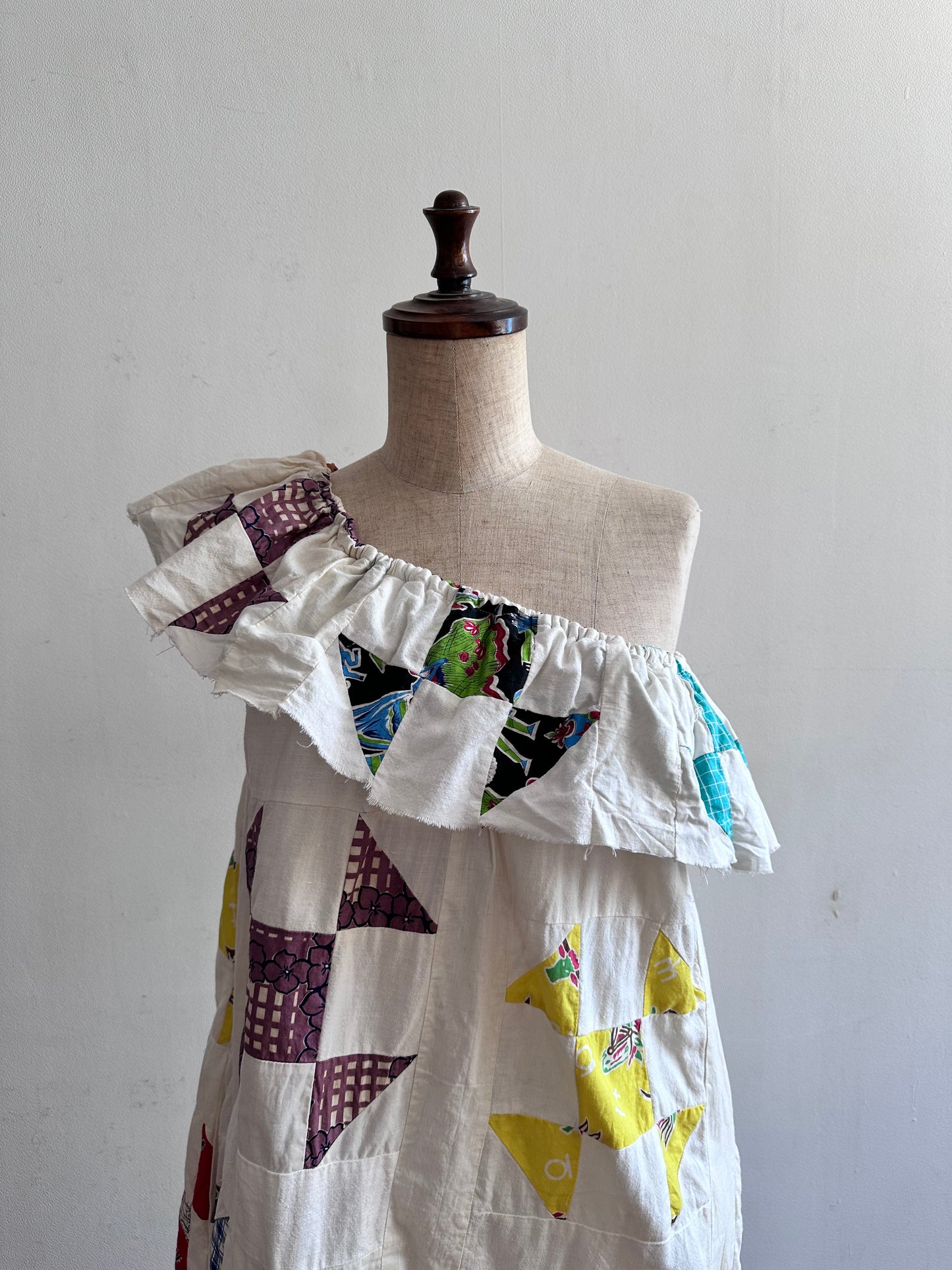 old quilt top frill dress / white