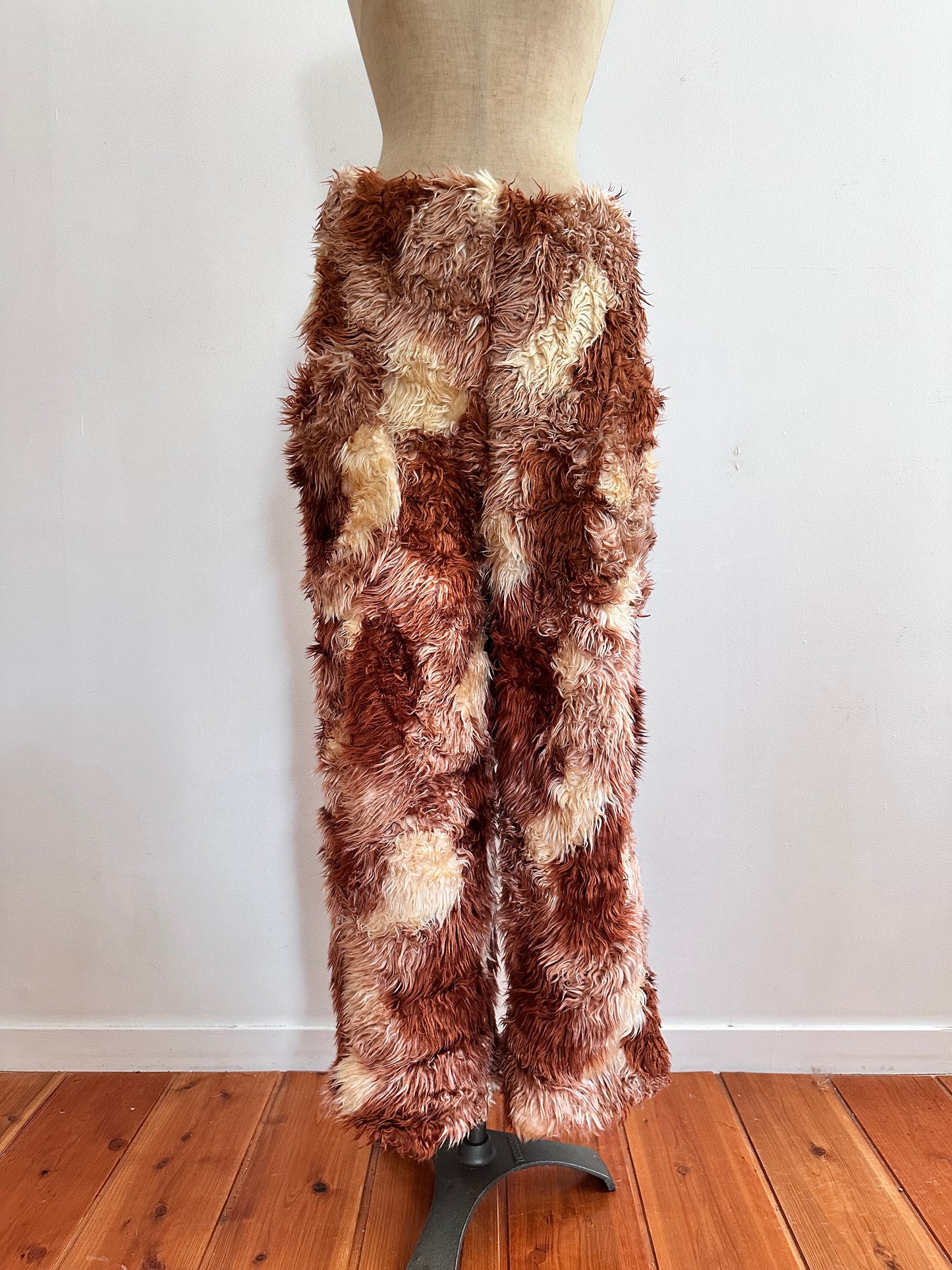 old fur pants / pudding