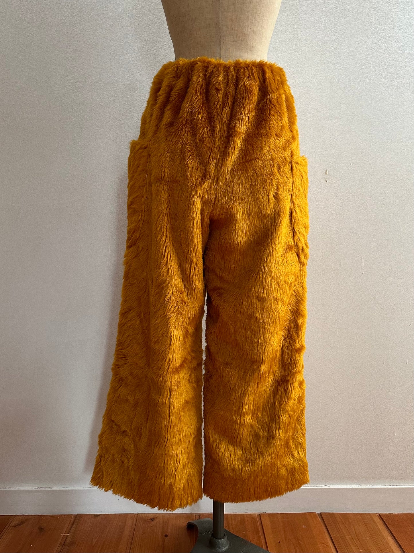 old fur pants / gold