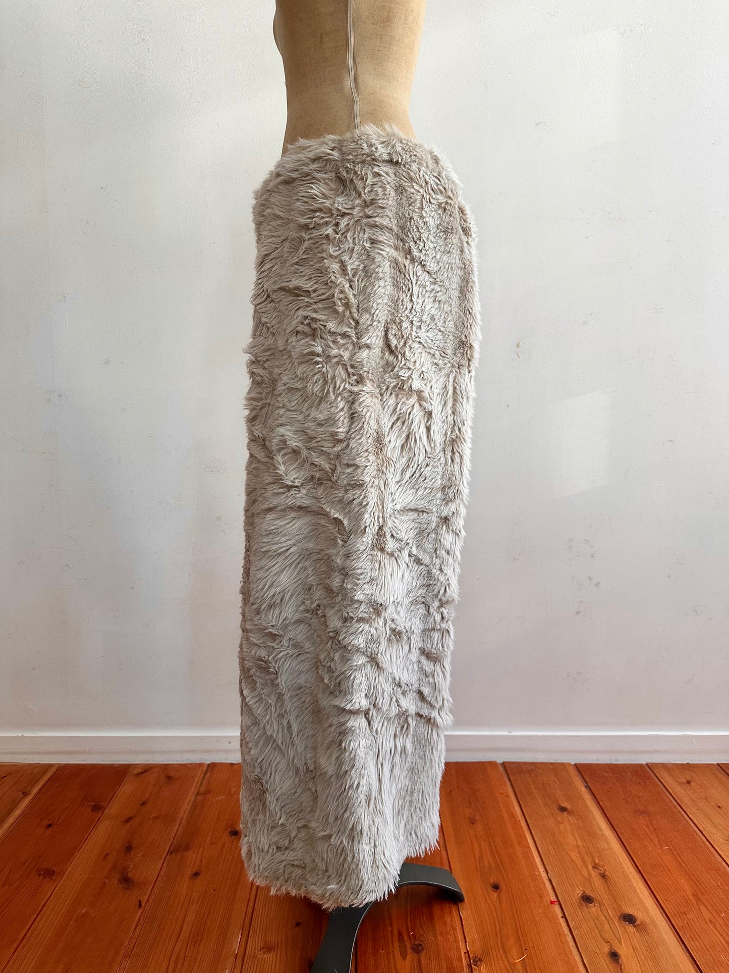 old fur wide pants / milky white