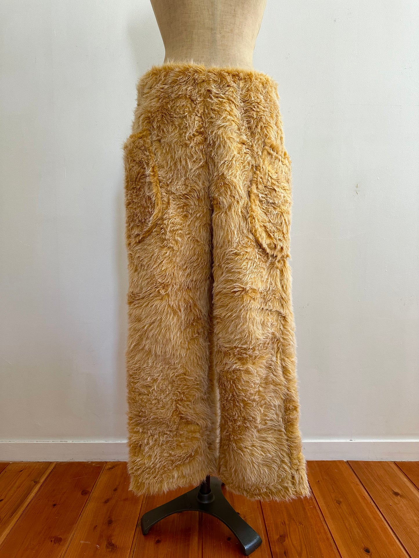 old fur pants / custard