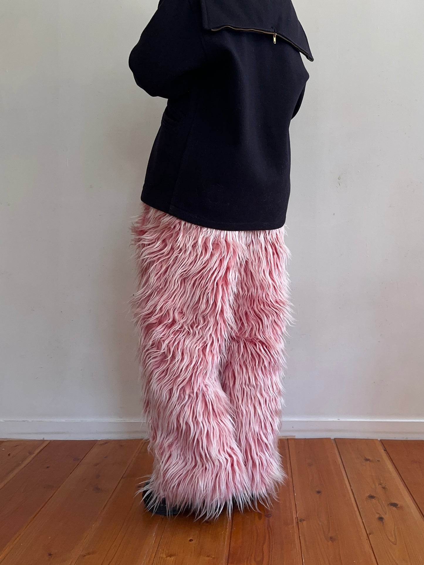 old fur pants / strawberry