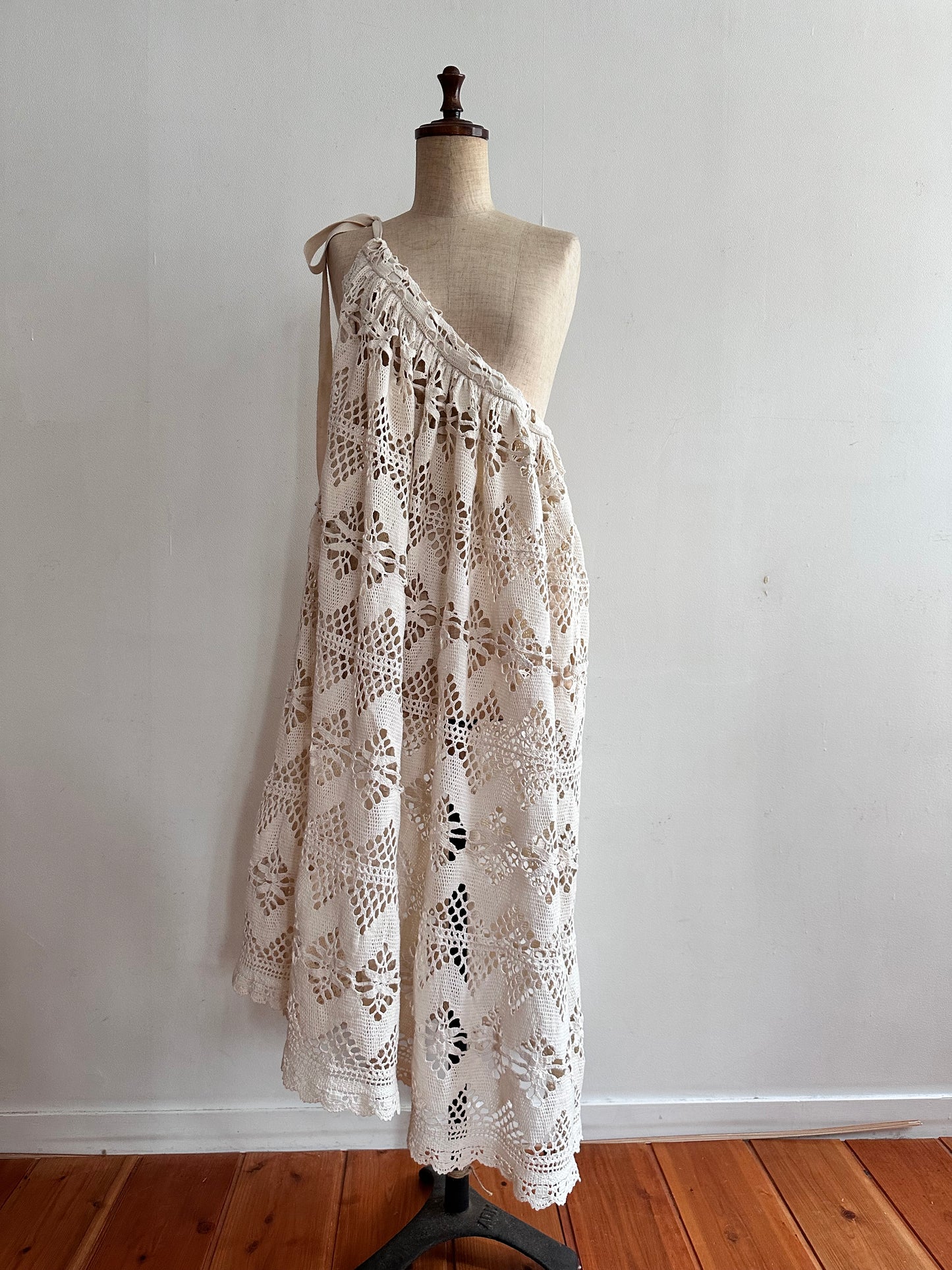 old crochet lace little change skirt