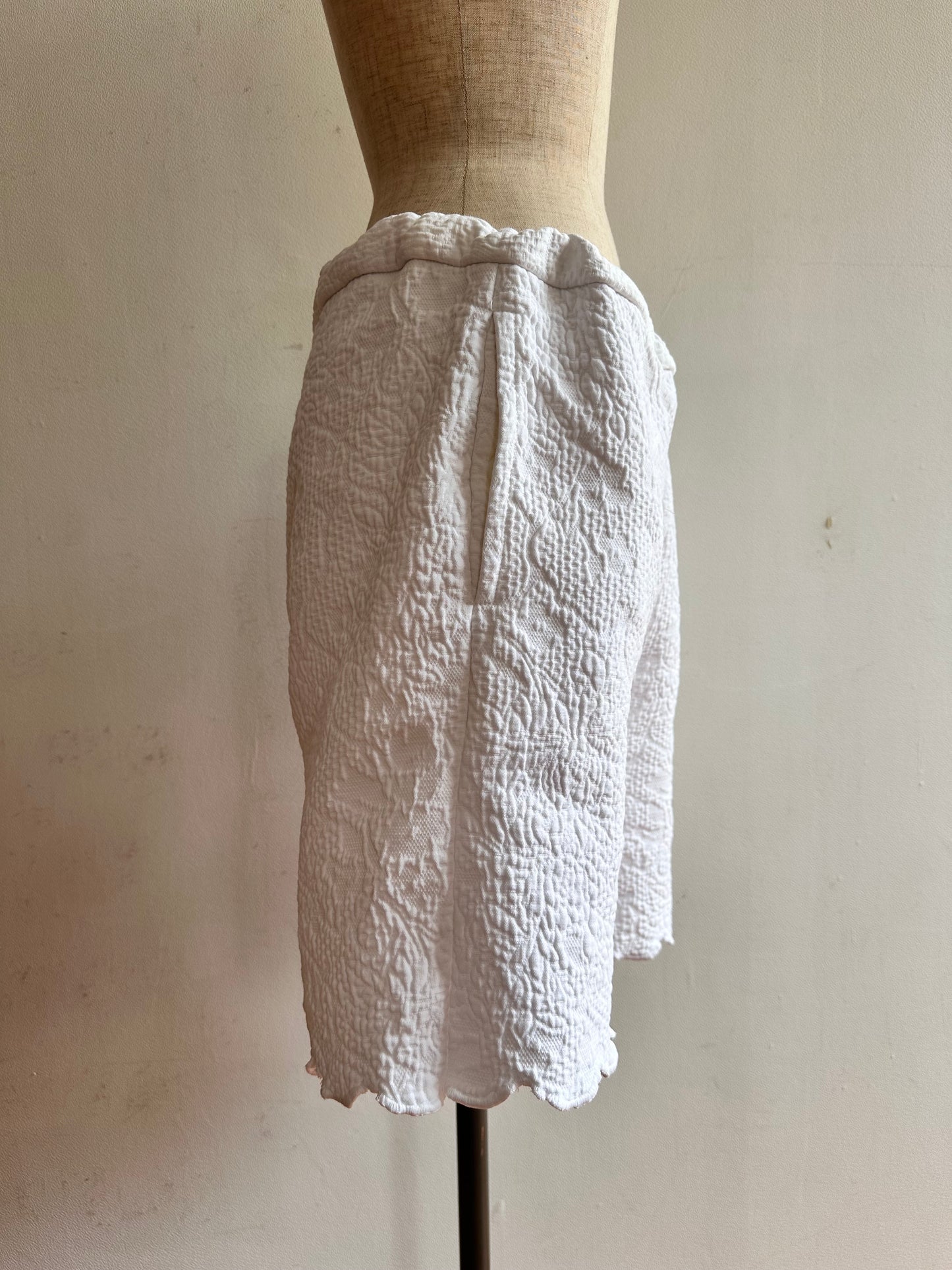 old fabric short pants