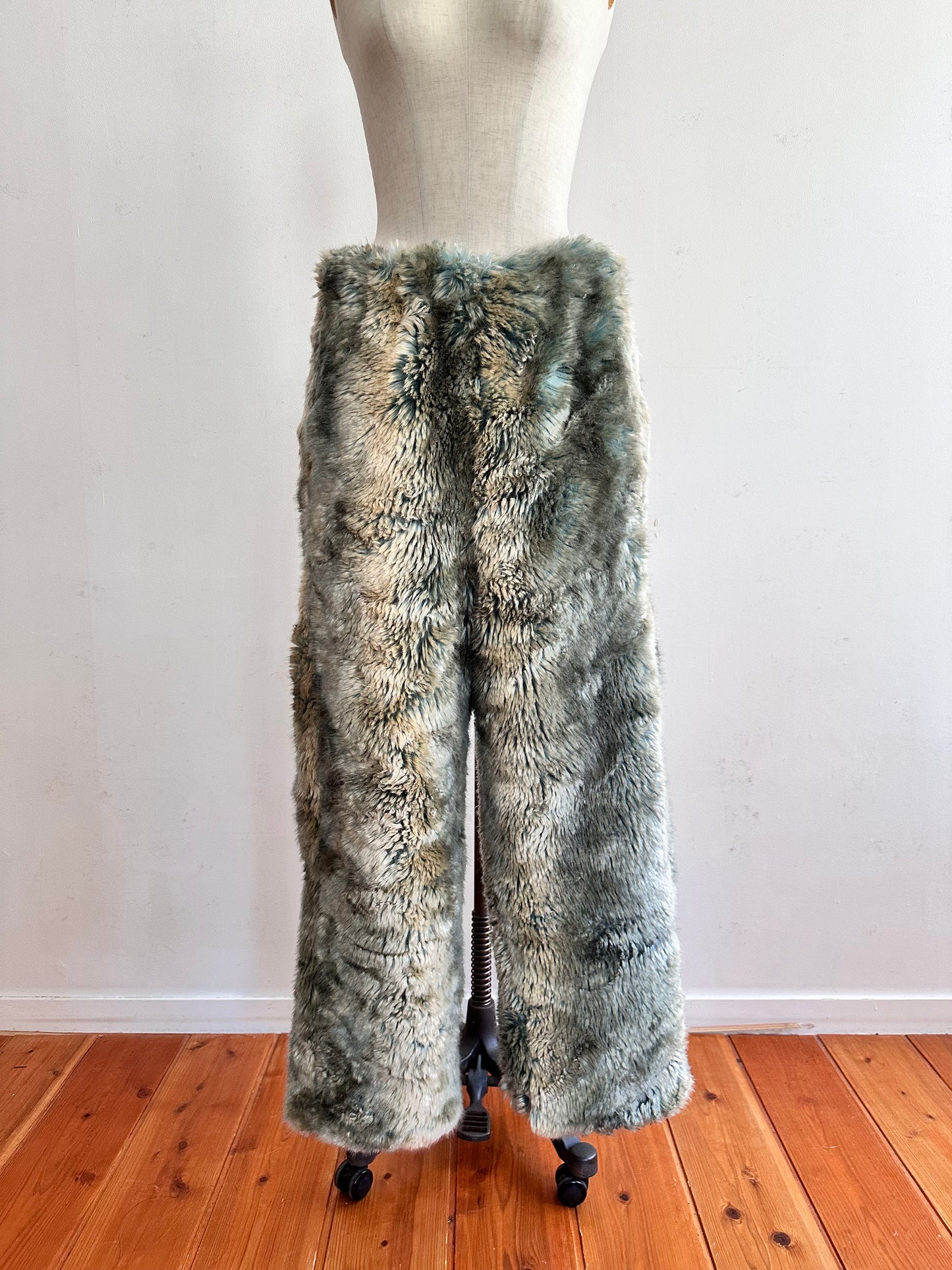 old fur pants / silver×grayish brown