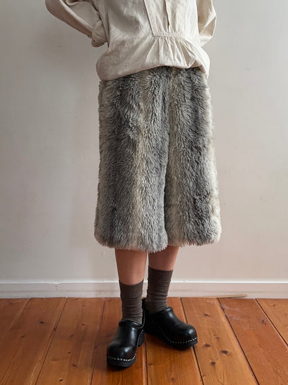 old fur half pants / gray×white