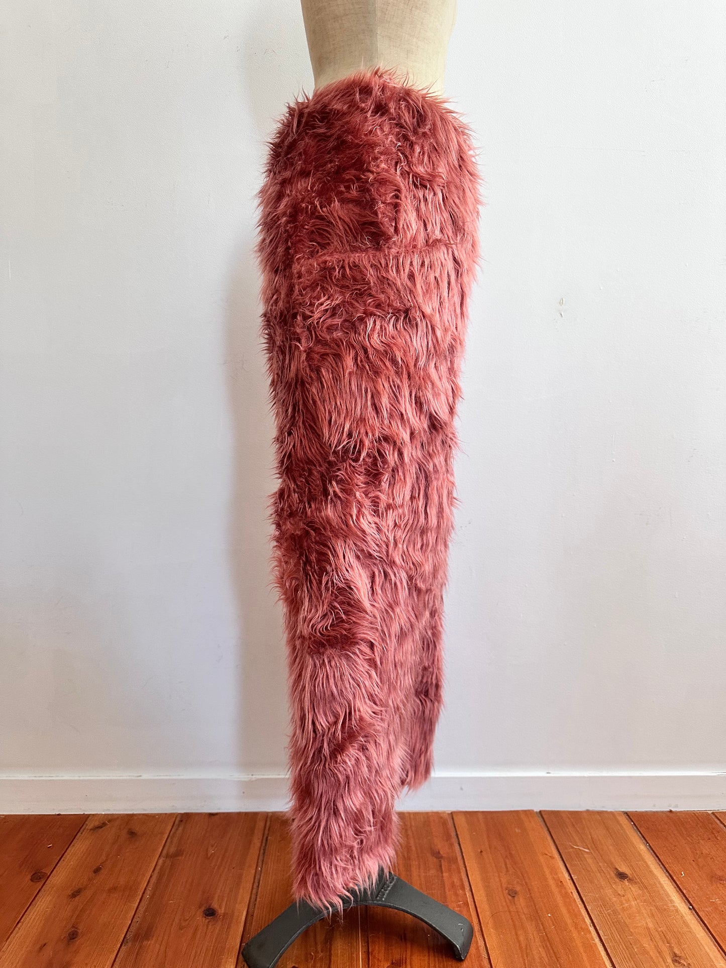 old fur pants / pink brown