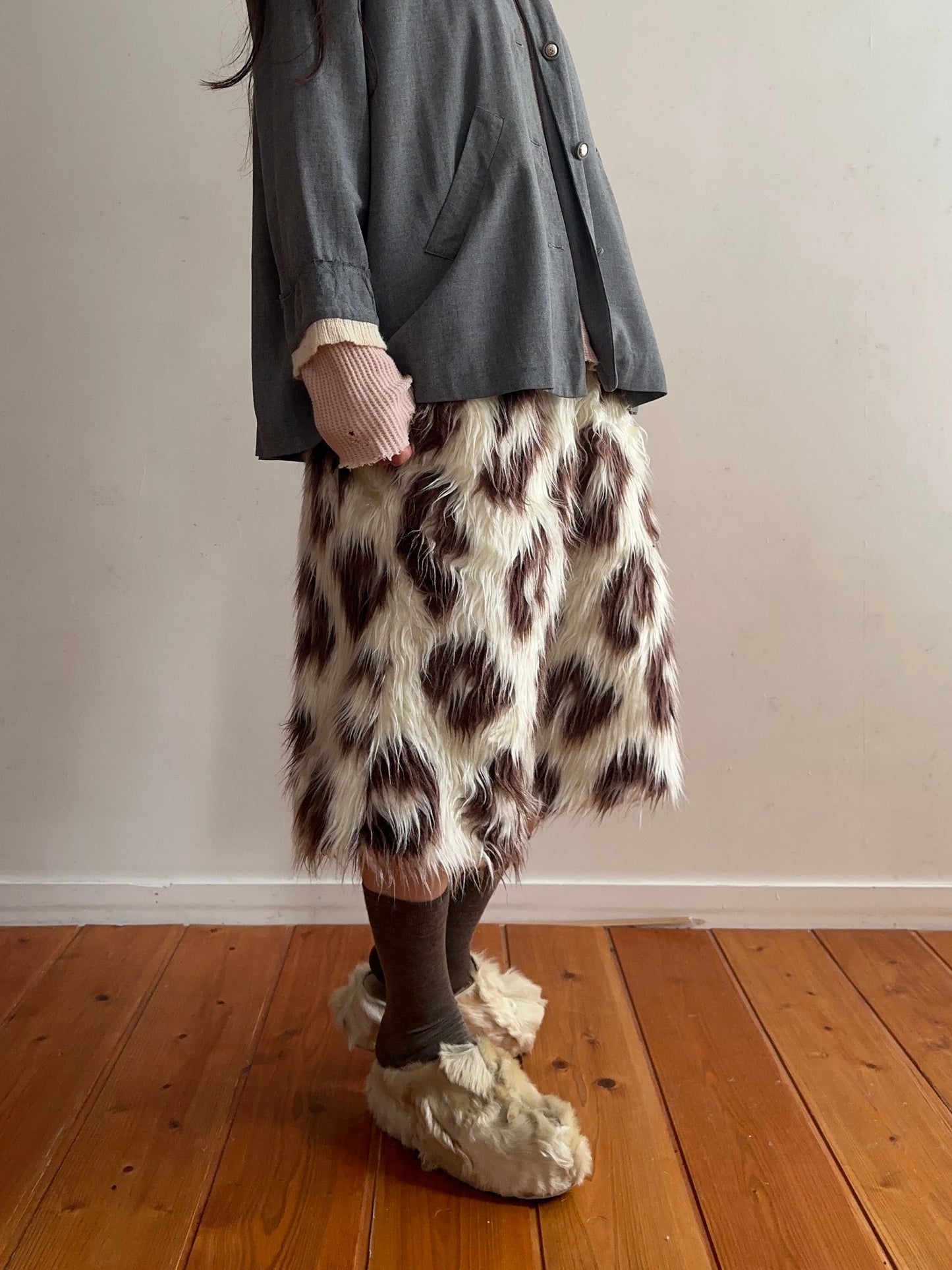 old fur half pants / snow leopard