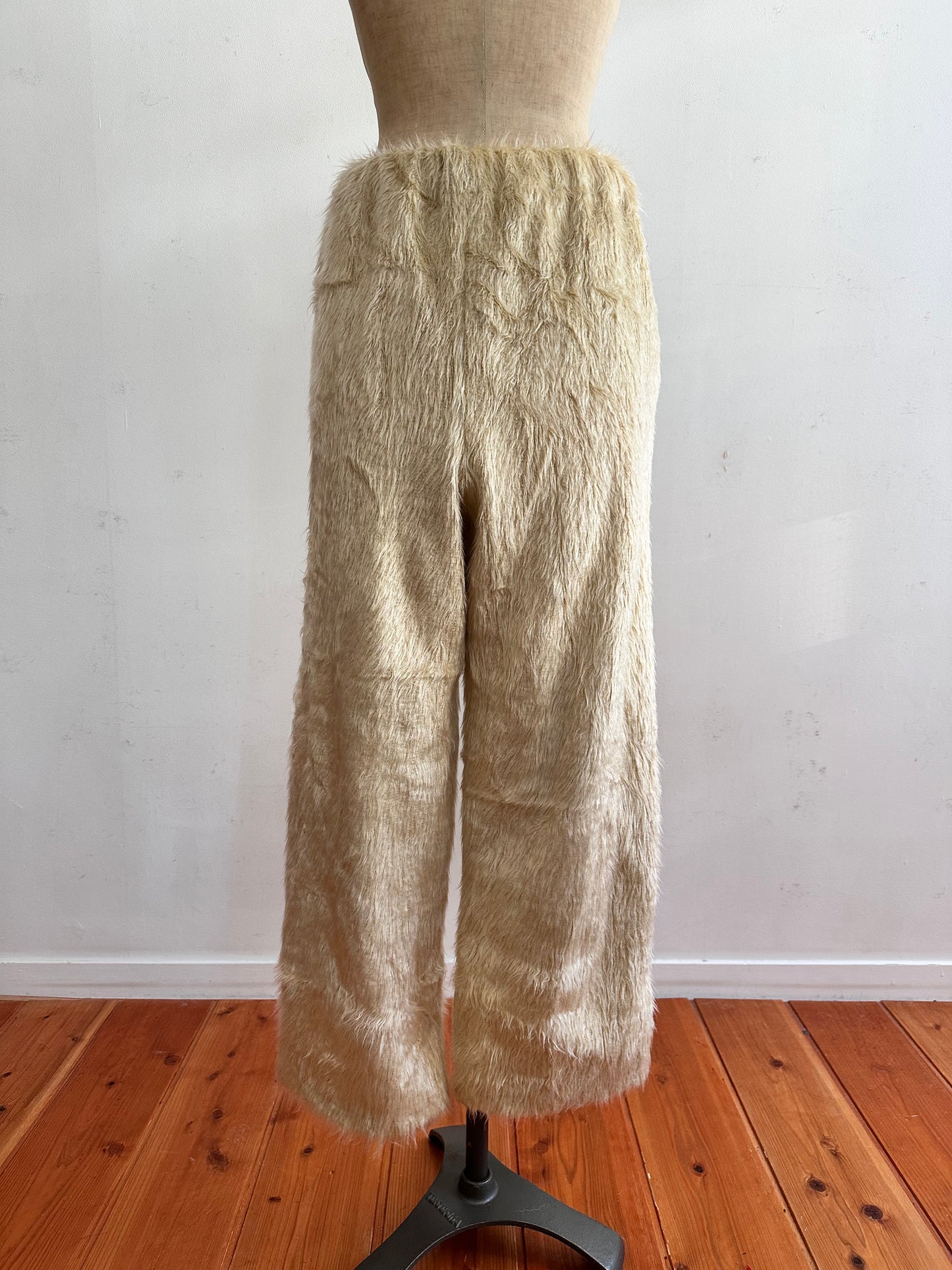 old fur pants /ivory
