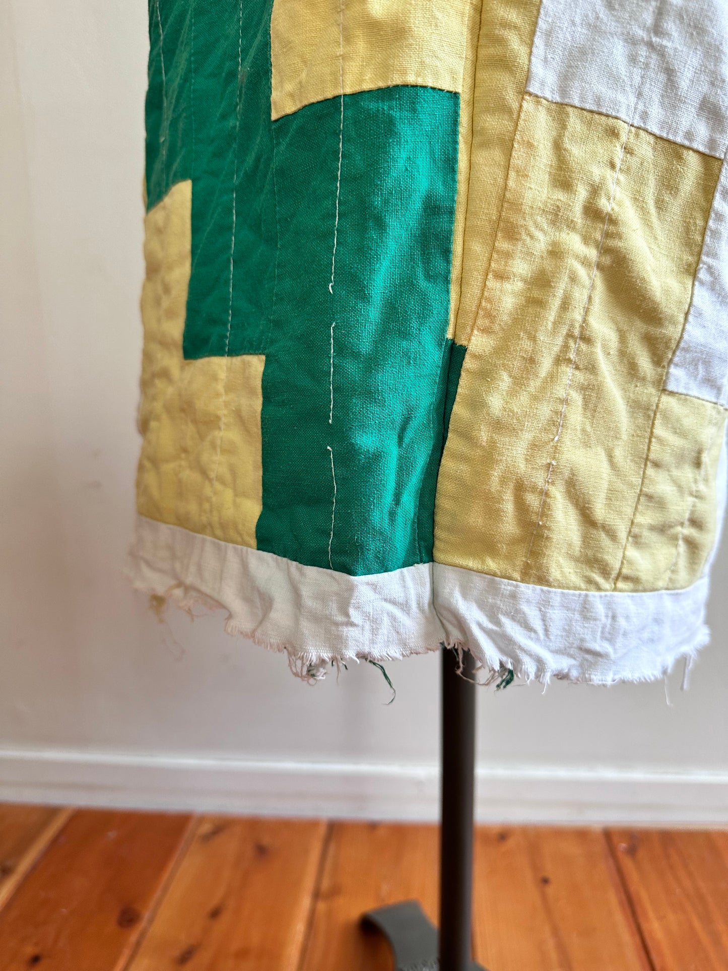 old quilt tuck short pants