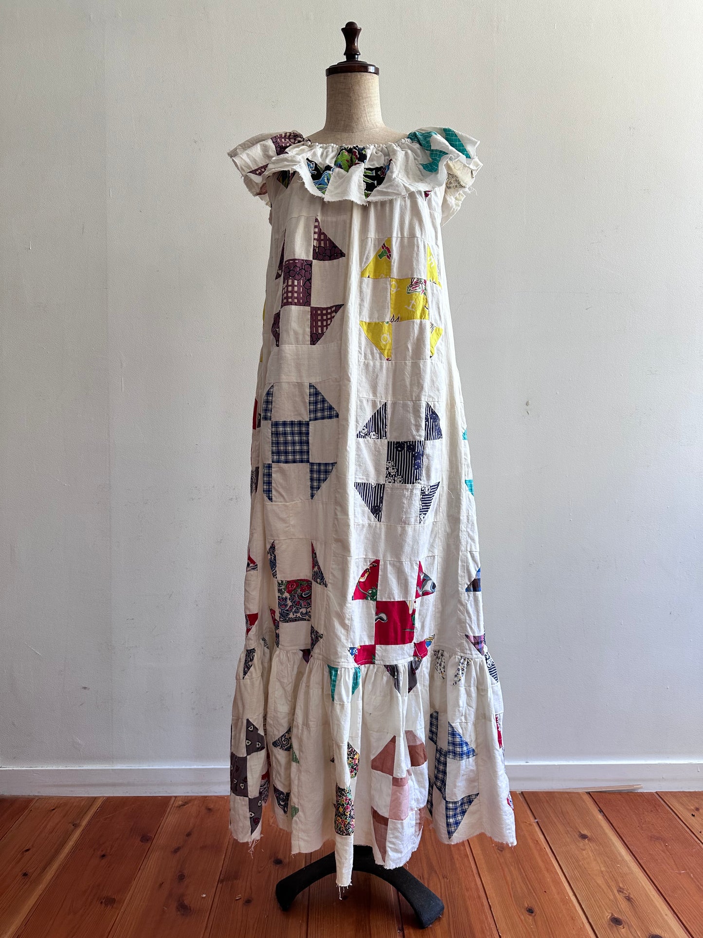 old quilt top frill dress / white
