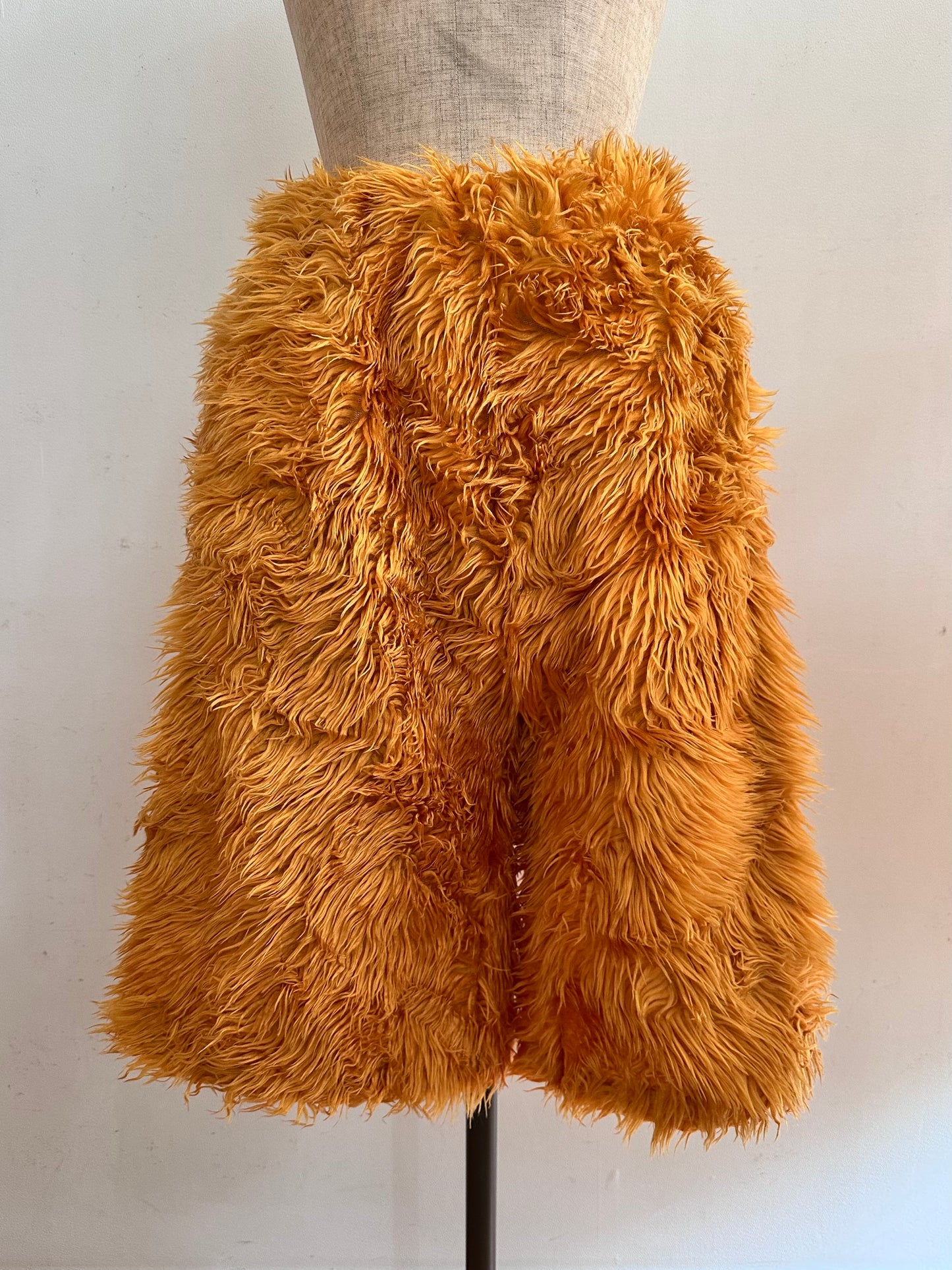 old fur half pants / marigold