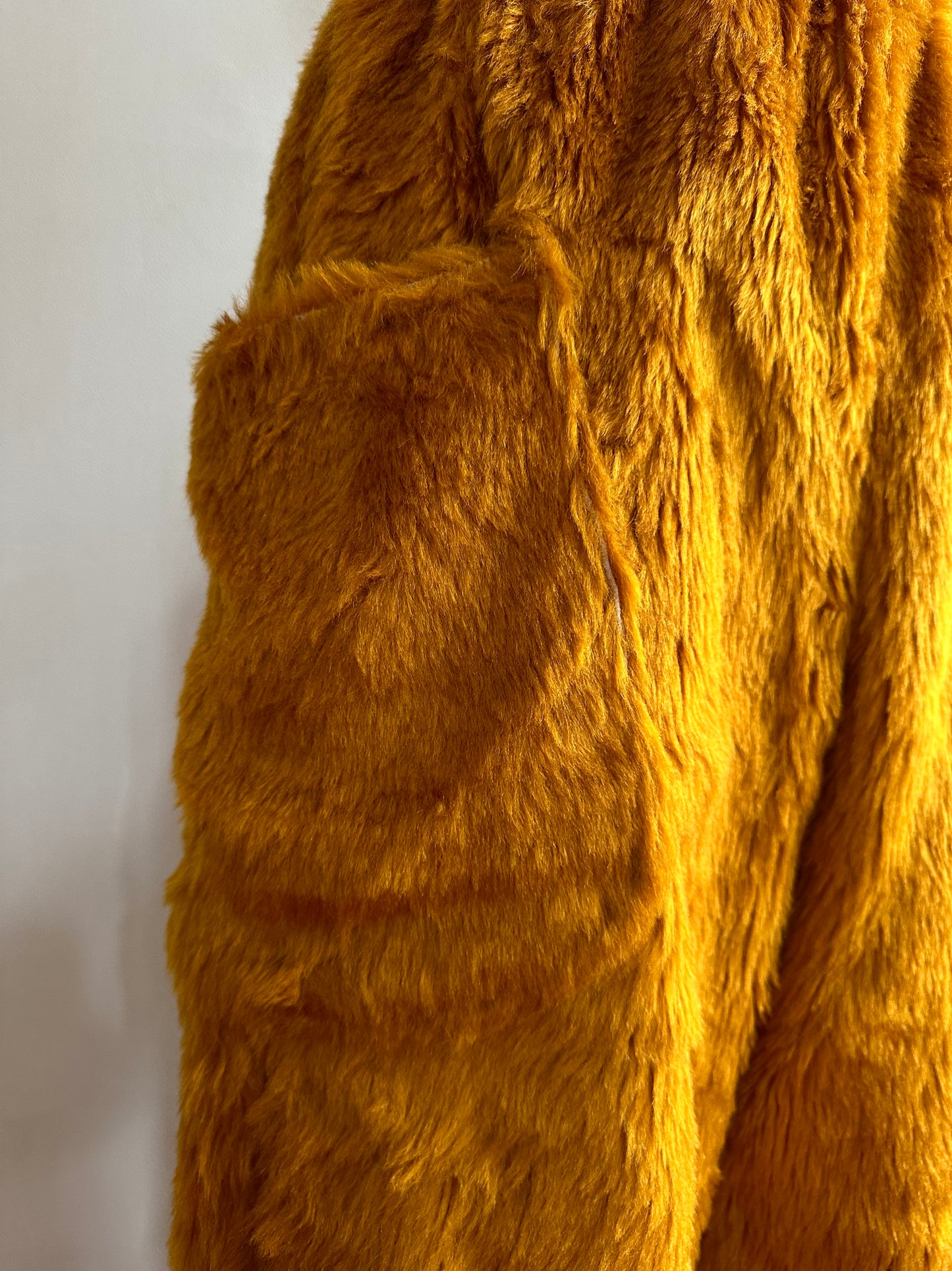 old fur pants / gold