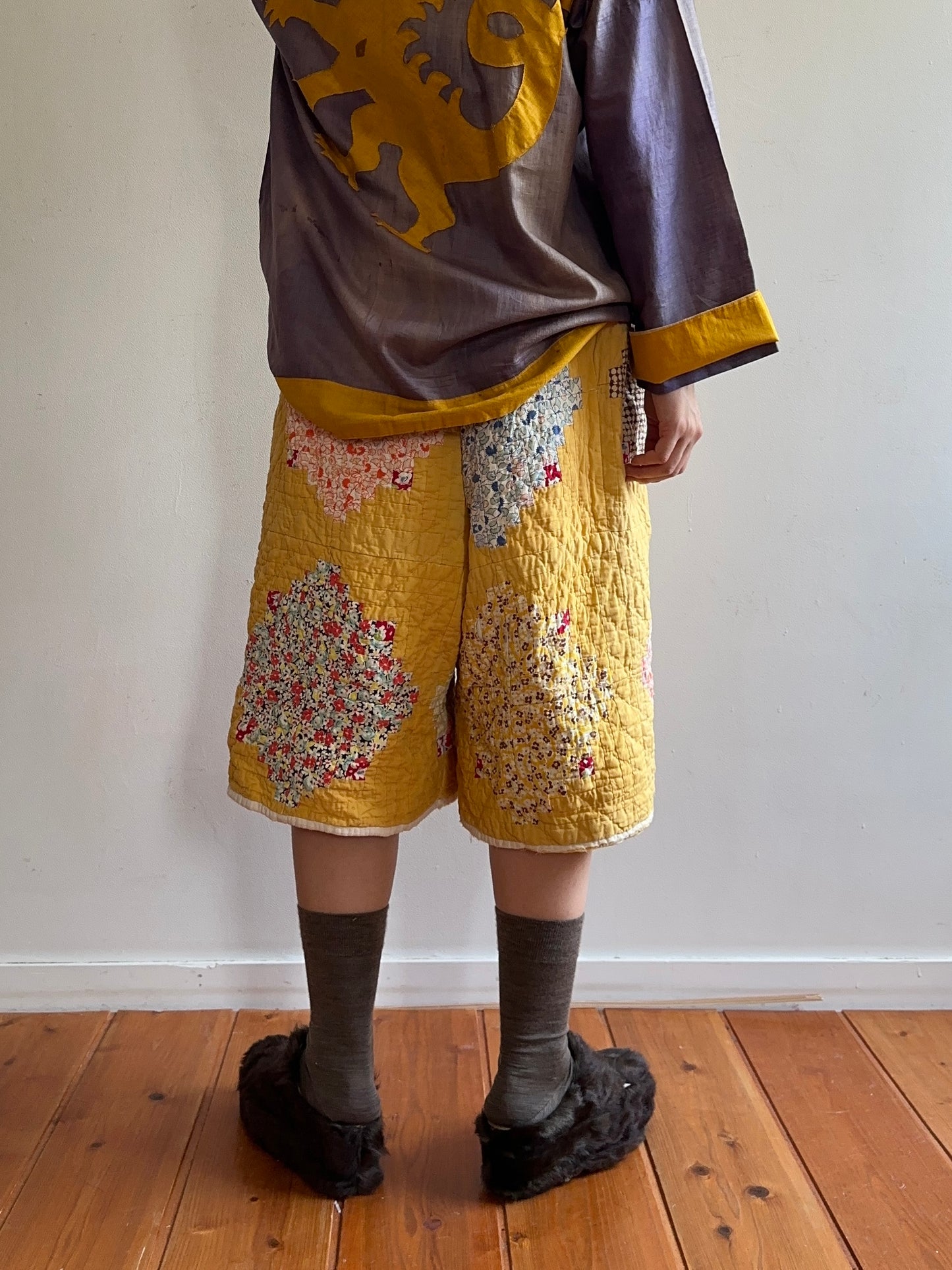 old quilt tuck short pants