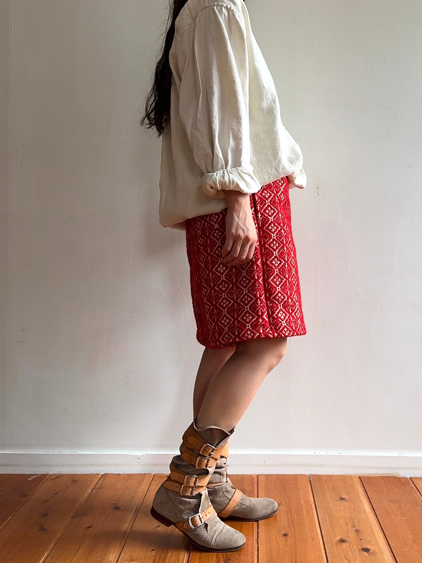 old coverlet short pants / red