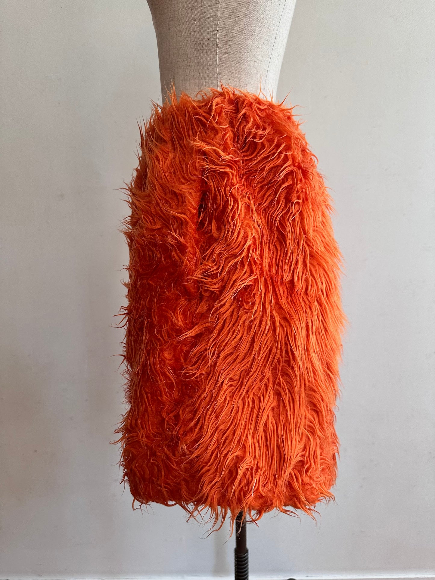 old fur short pants / orange