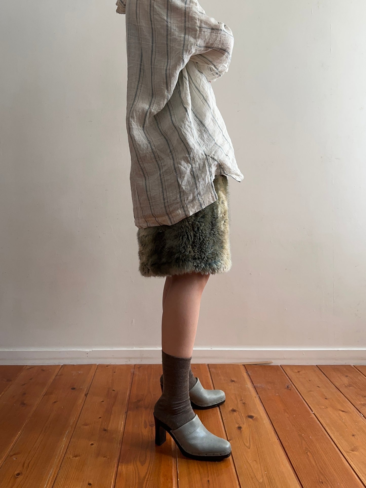 old fur short pants / fog blue