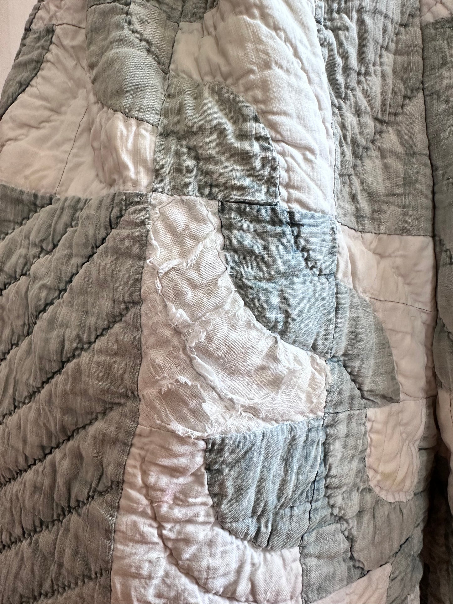 old quilt tuck short pants